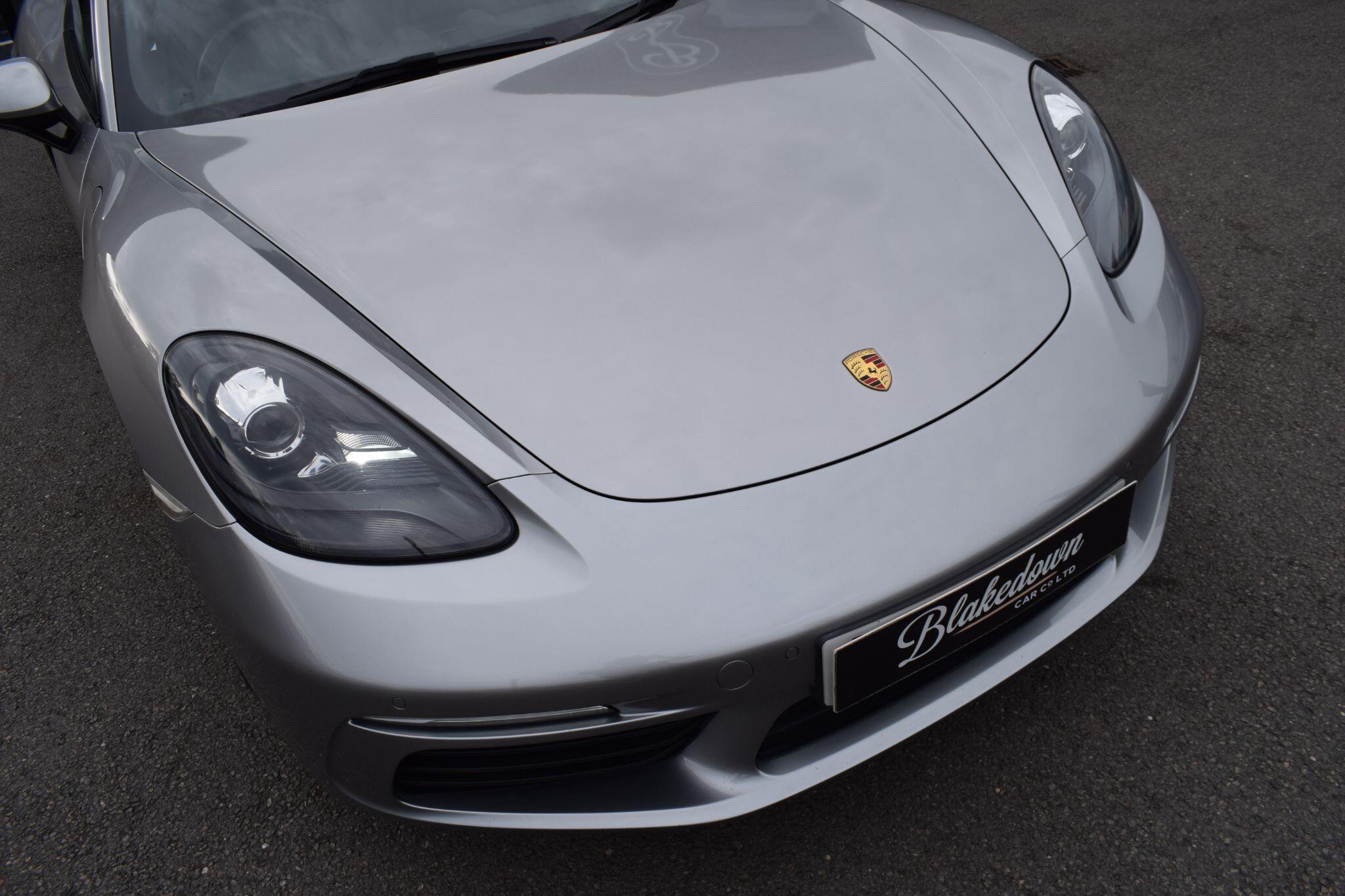 Porsche 718 Cayman view 33
