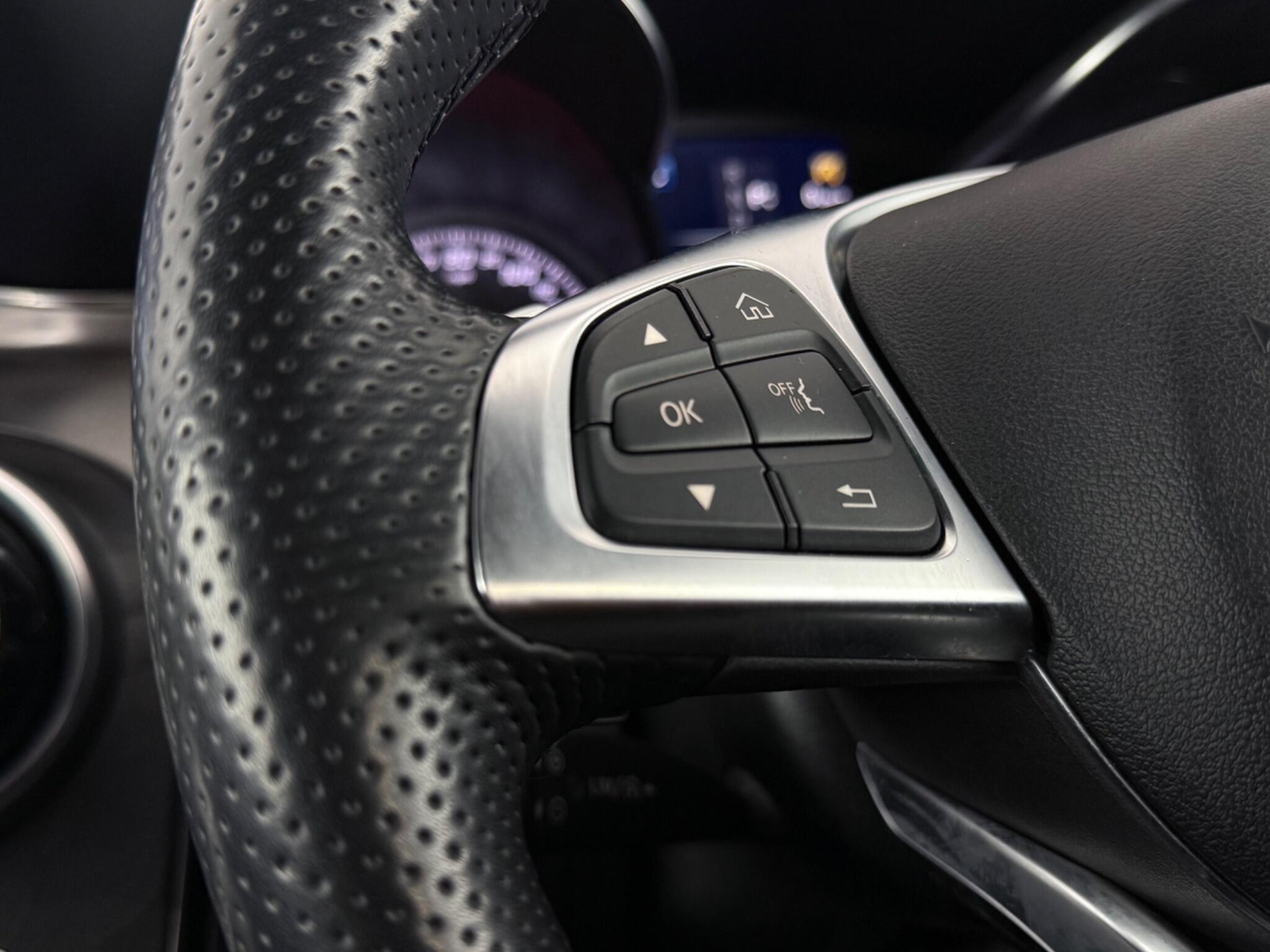 Mercedes-Benz C-Class view 11