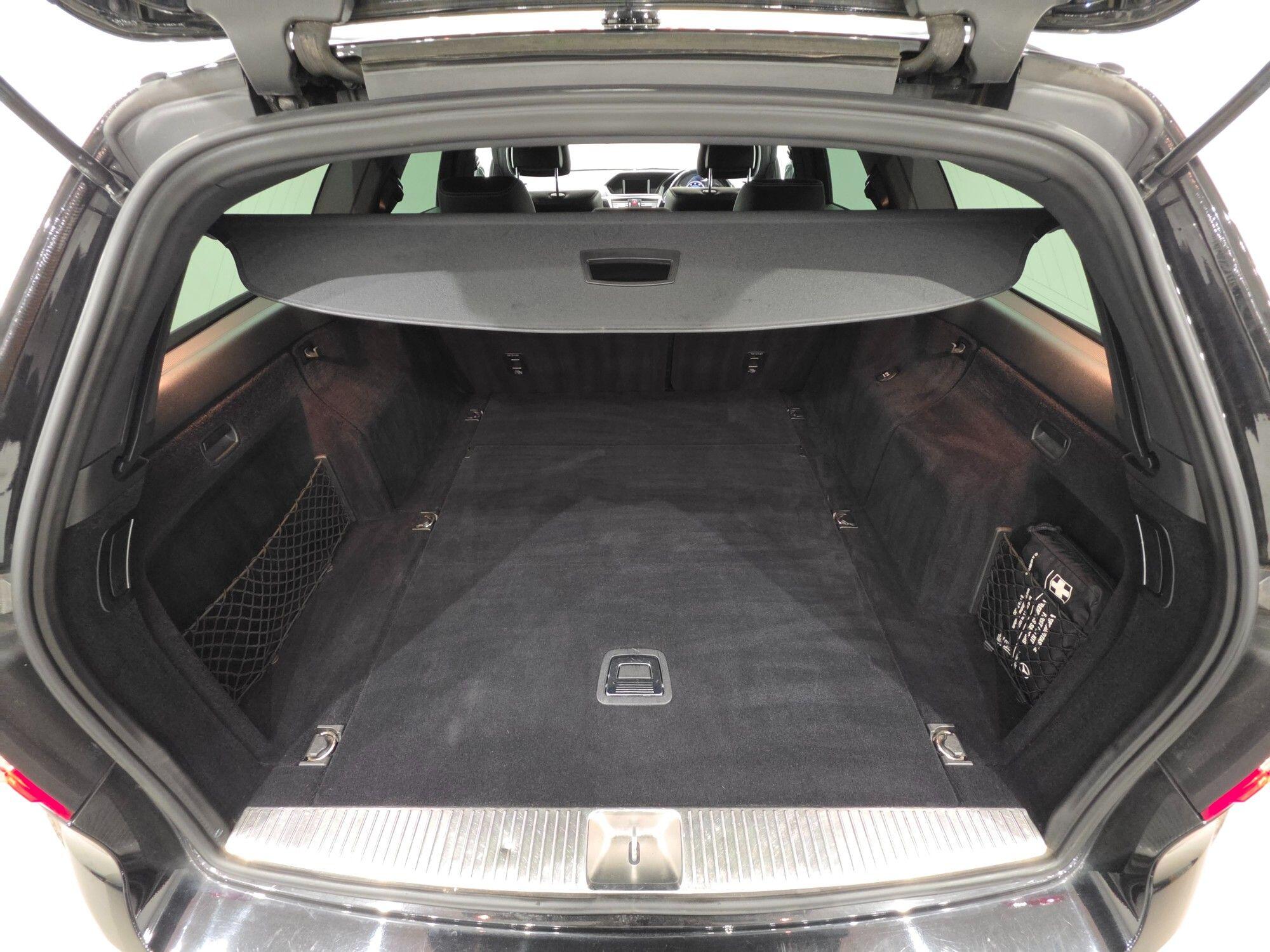 Mercedes-Benz E-Class view 48