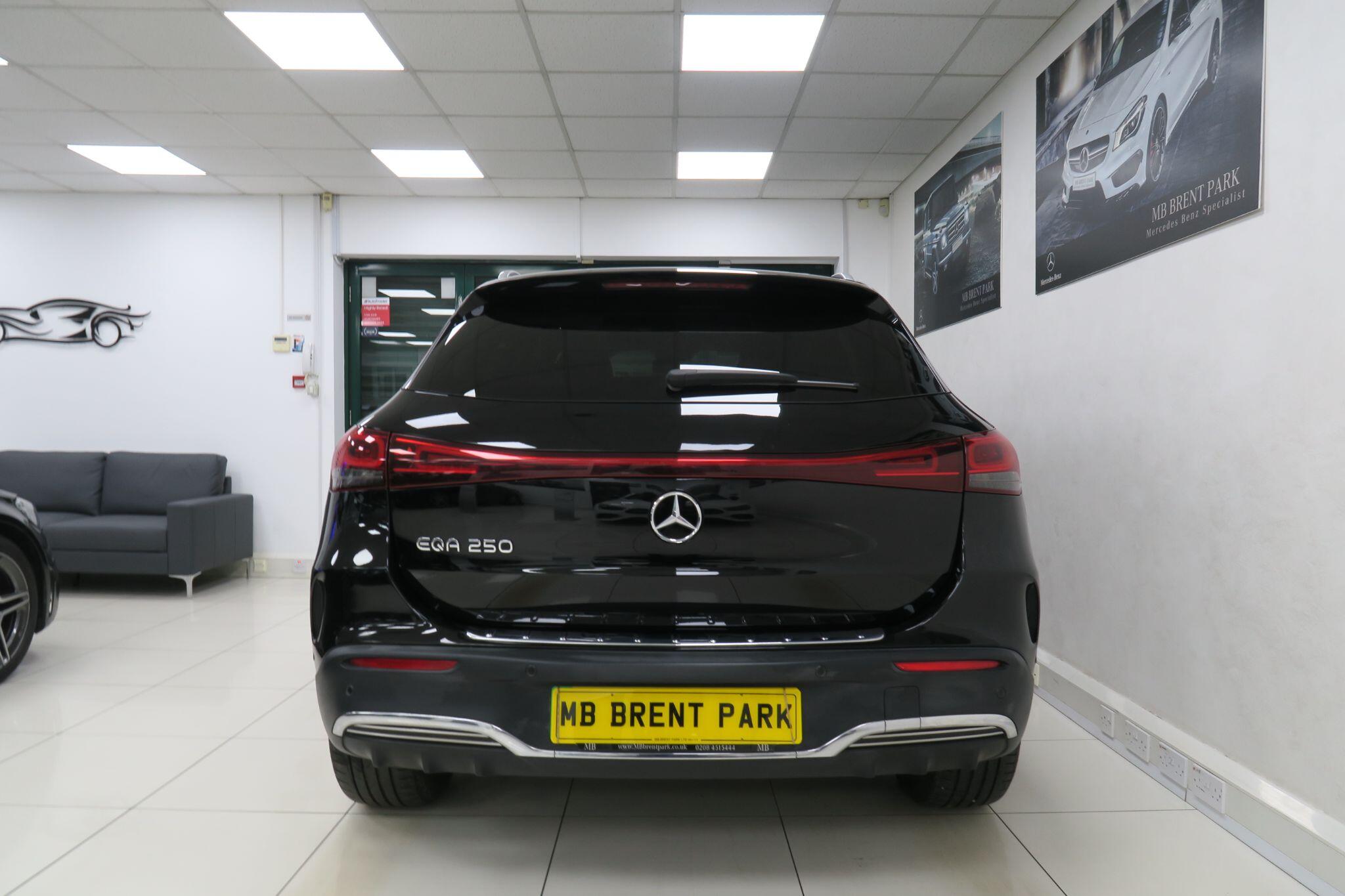 Mercedes-Benz EQA view 6