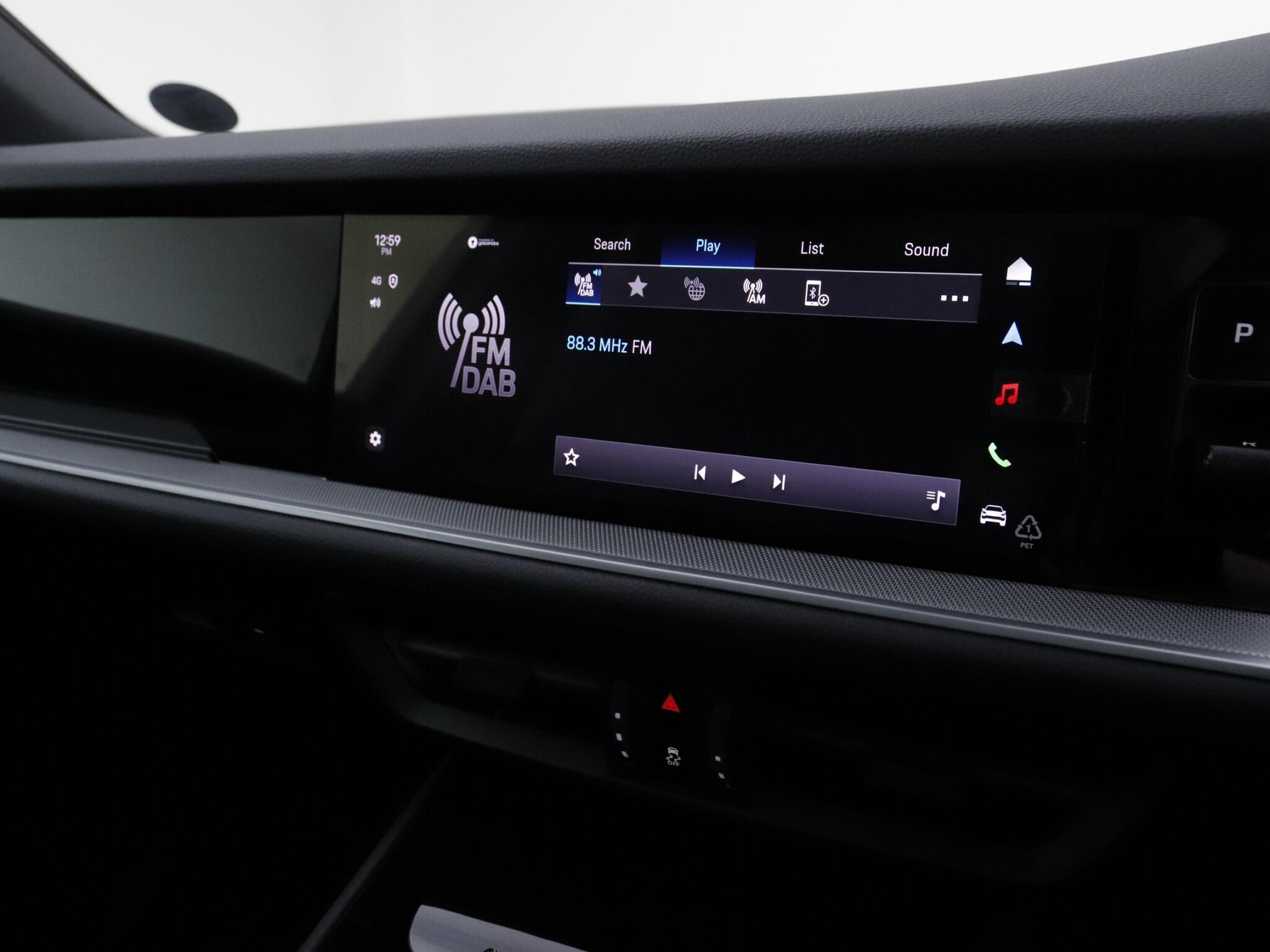 Porsche Cayenne view 27