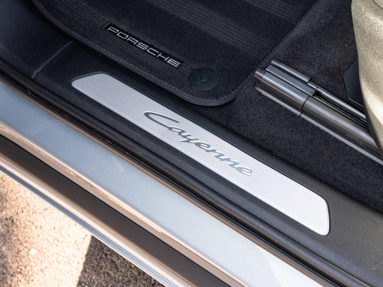 Porsche Cayenne view 34