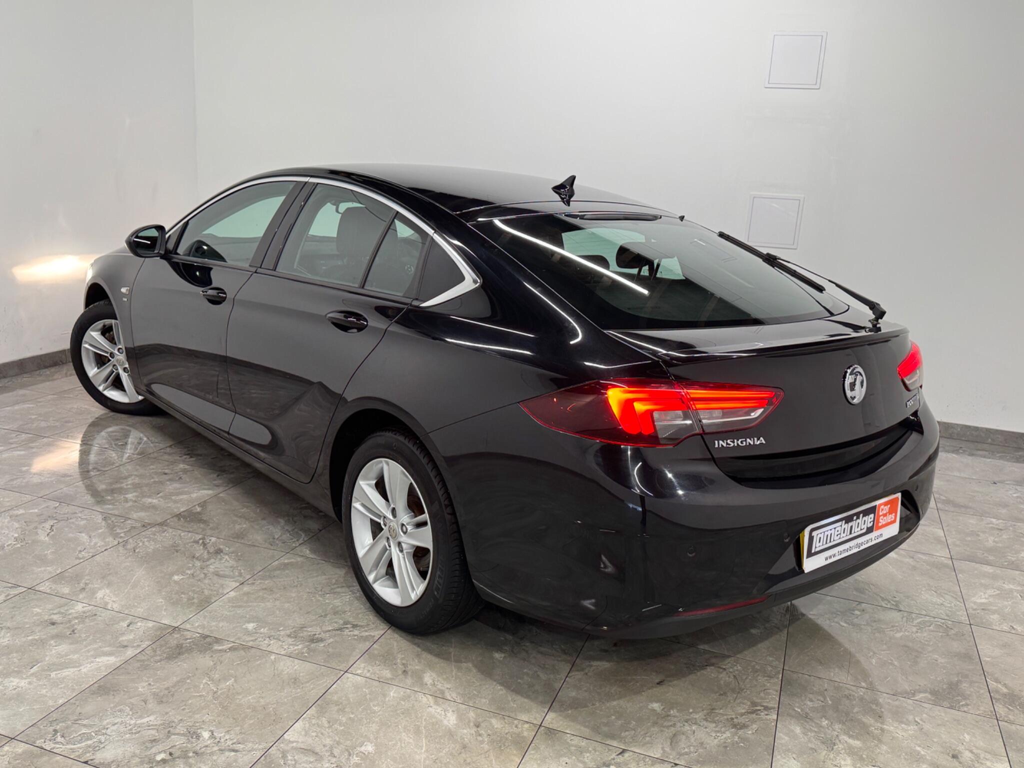 Vauxhall Insignia view 5