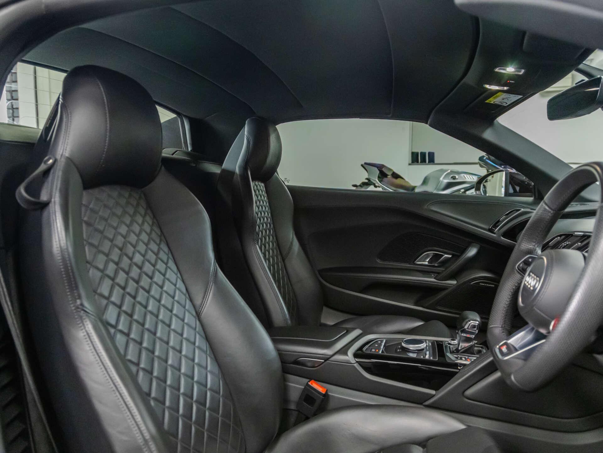 Audi R8 view 56