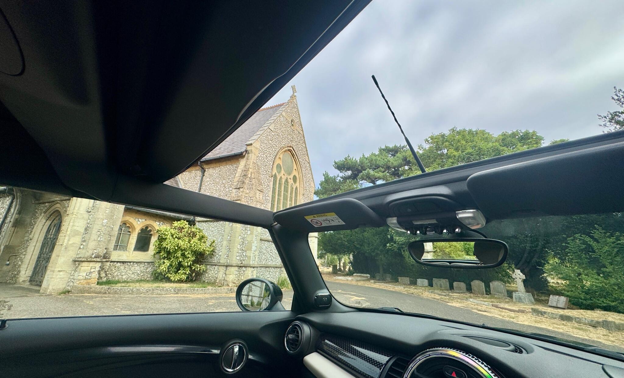 Mini Convertible view 71