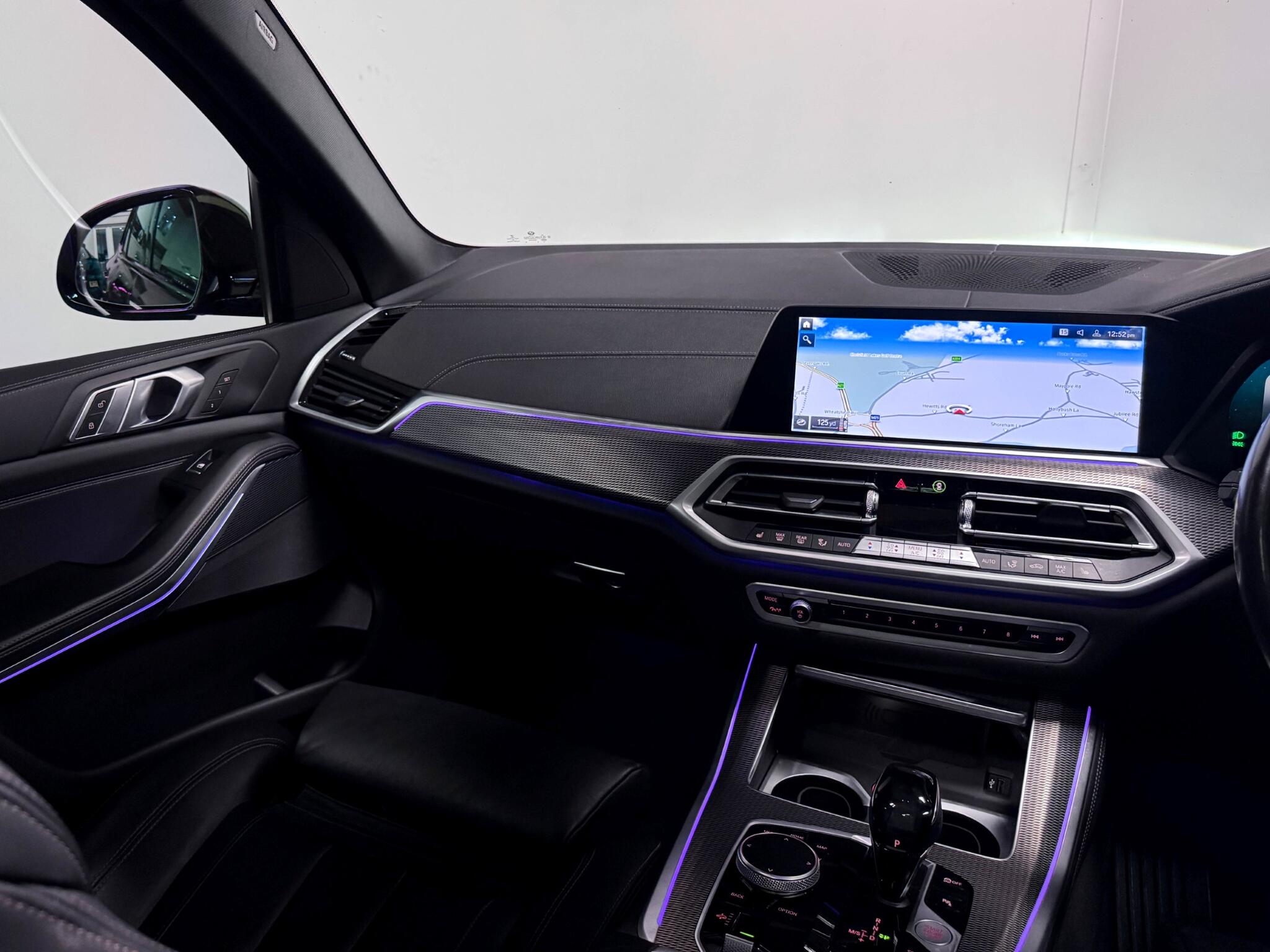 BMW X5 view 21