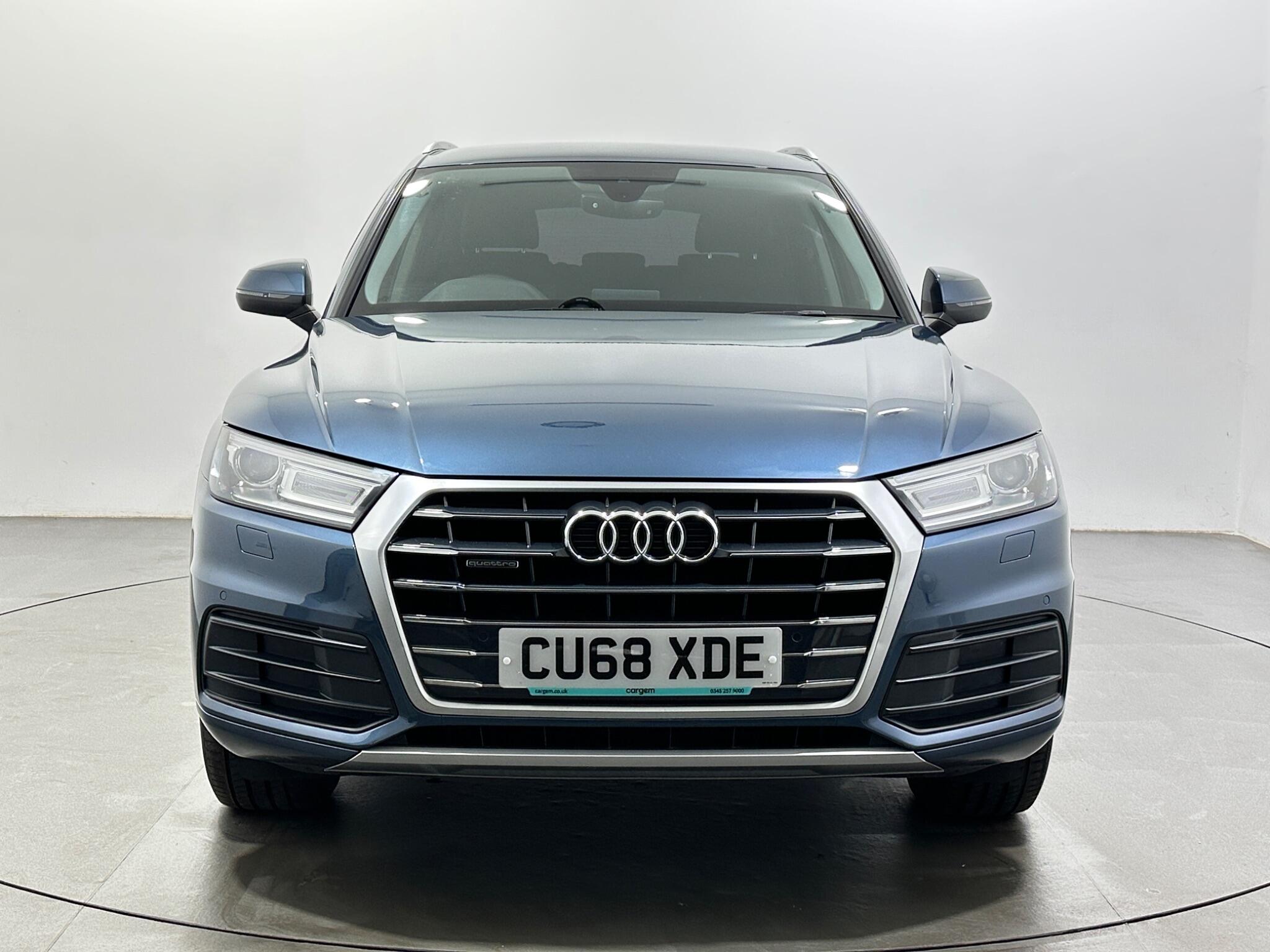 Audi Q5 view 3