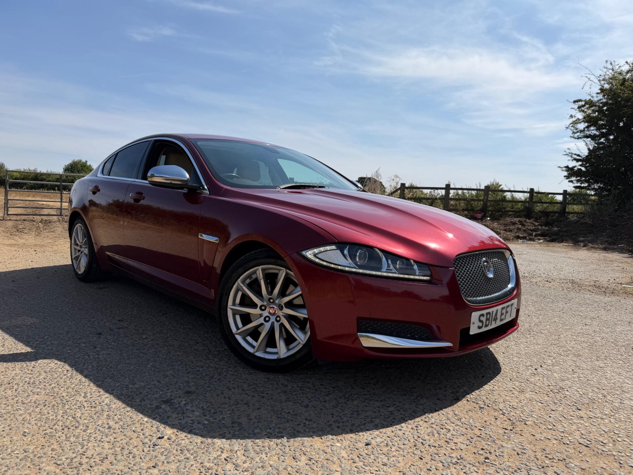 Jaguar XF view 29