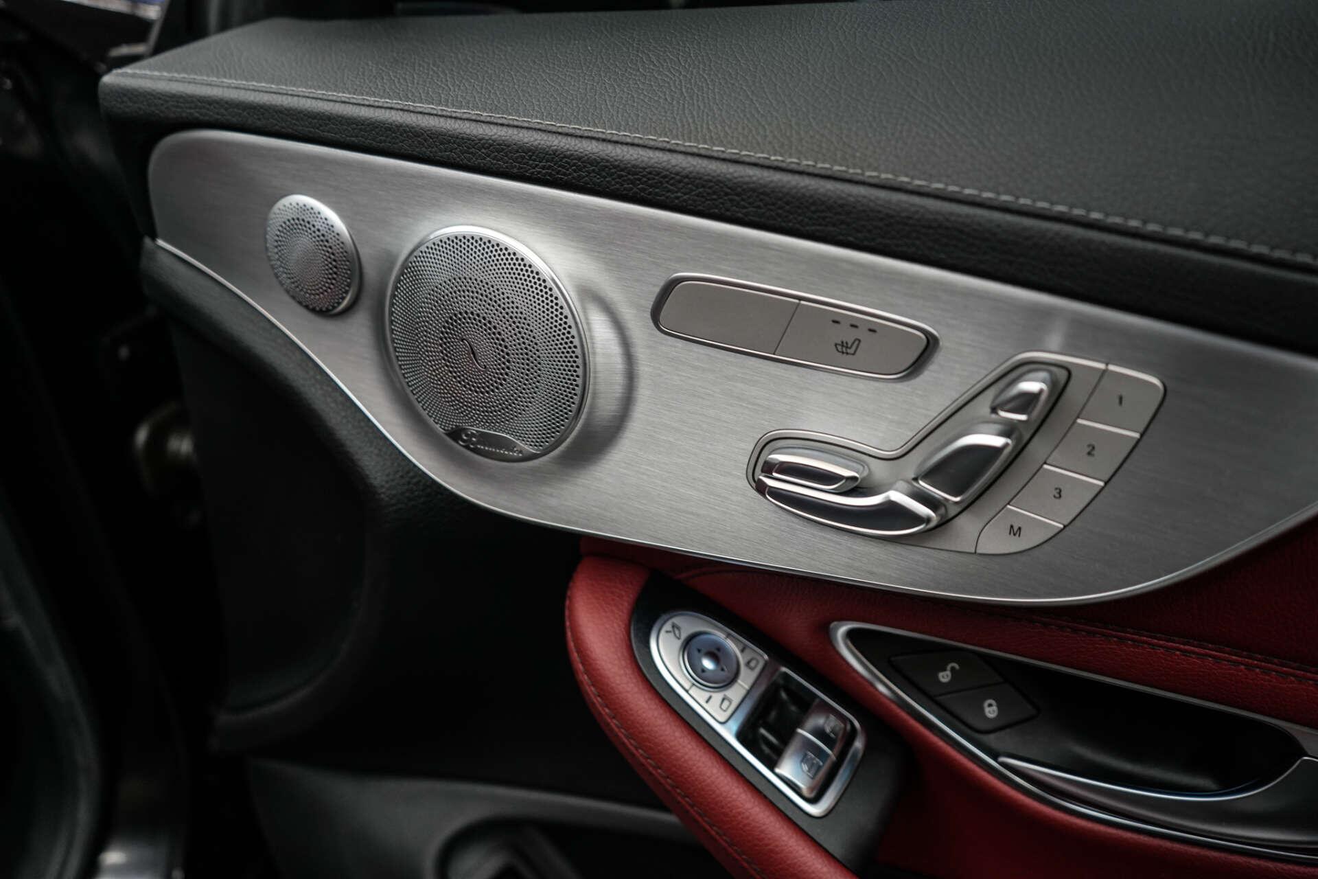 Mercedes-Benz C-Class view 21