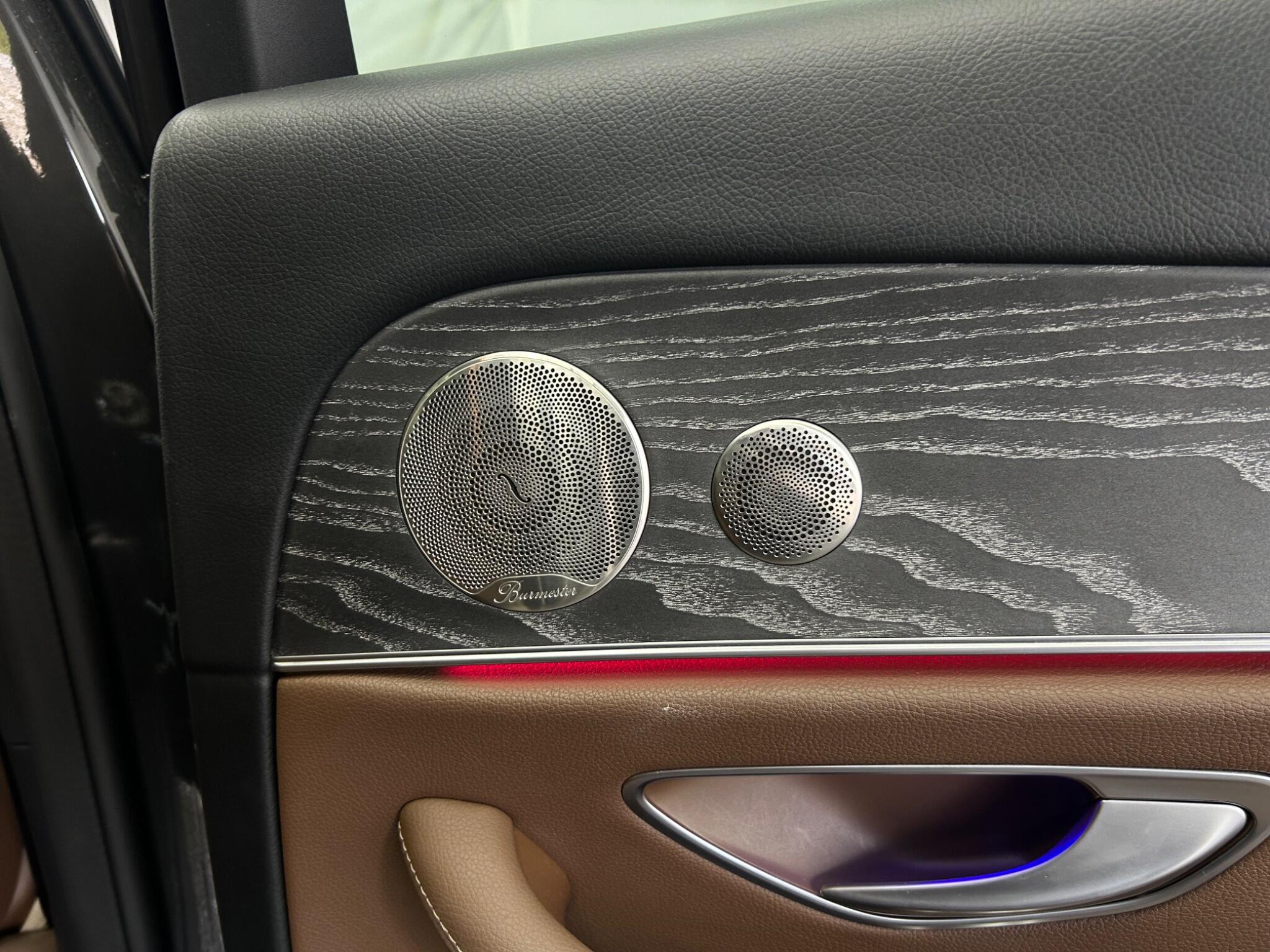 Mercedes-Benz E Class view 57