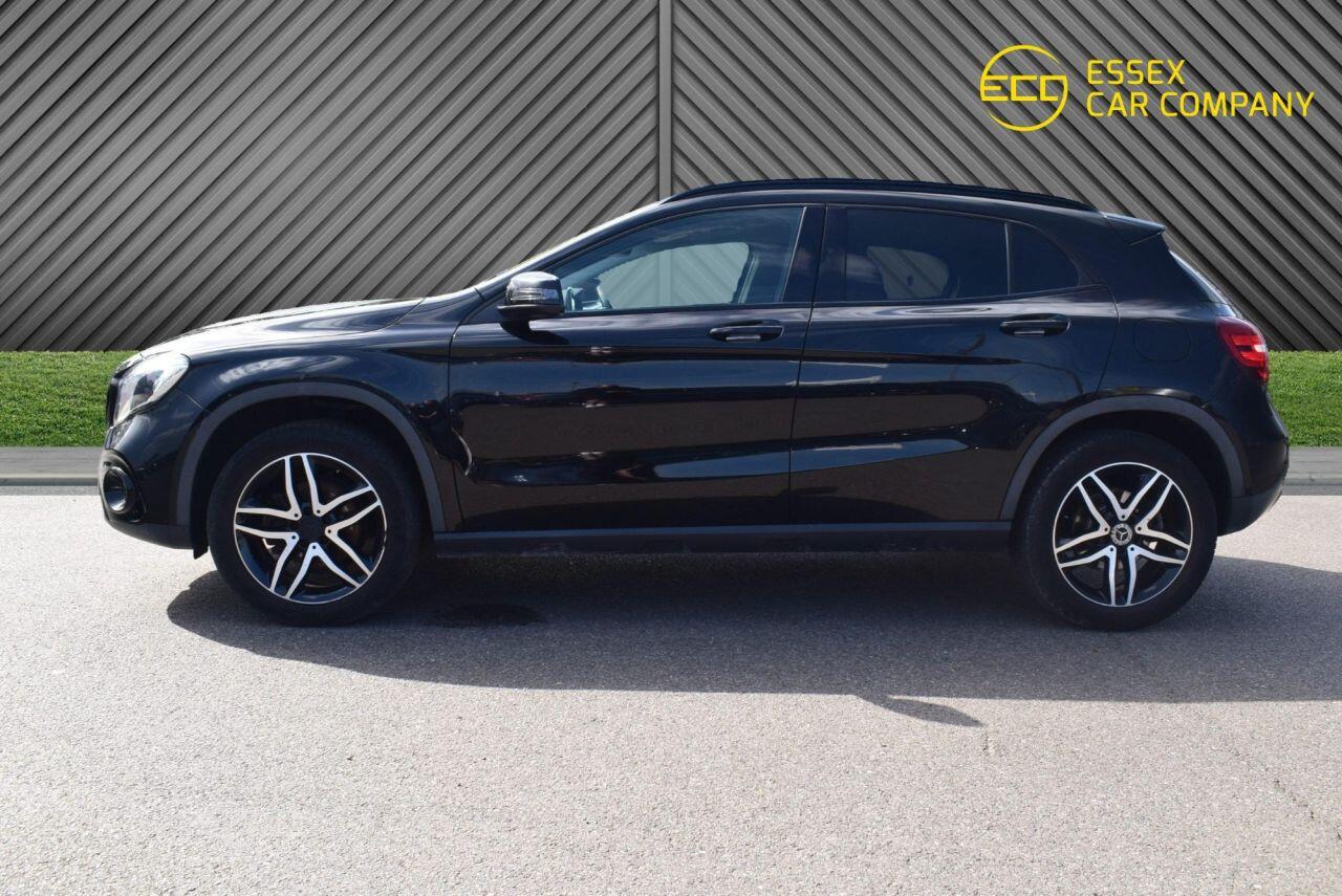 Mercedes-Benz Gla view 5