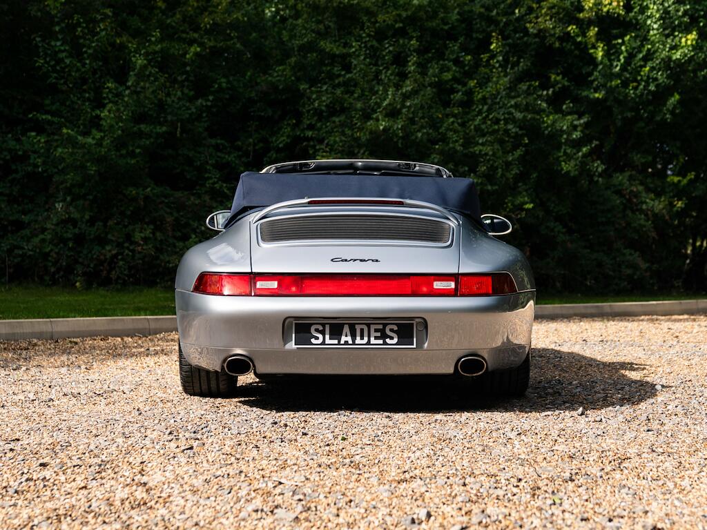 Porsche 911 view 12