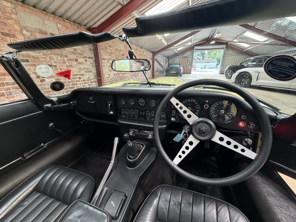Jaguar E-Type view 10