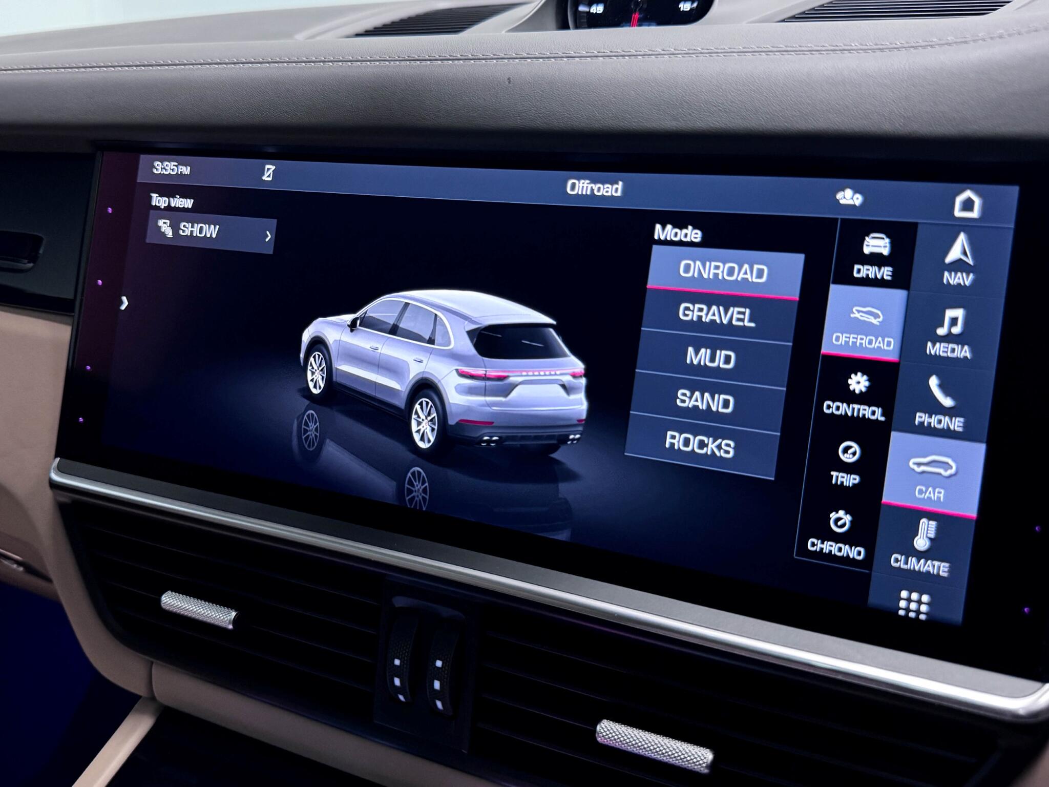 Porsche Cayenne view 58