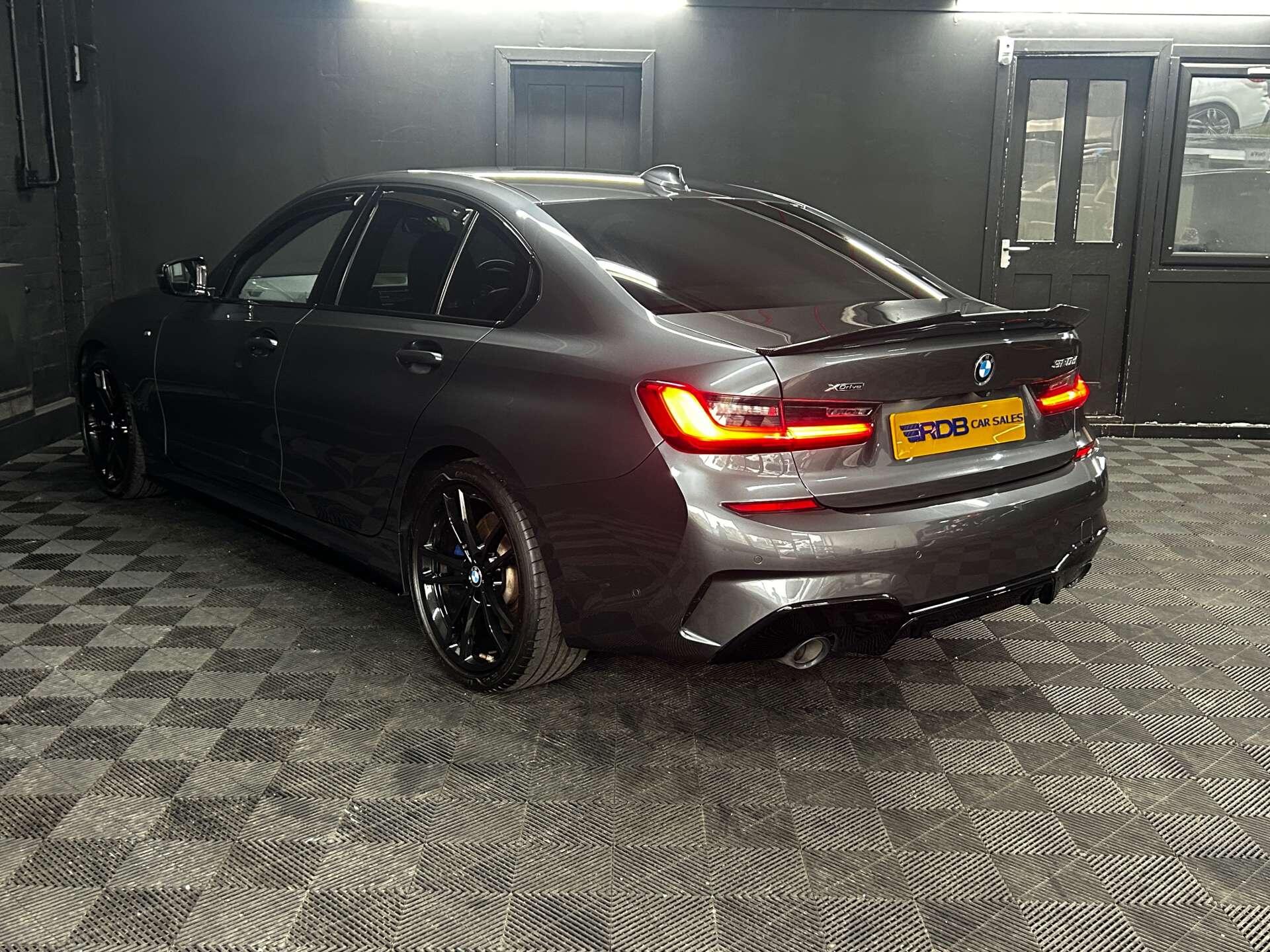 BMW 3 Series view 26