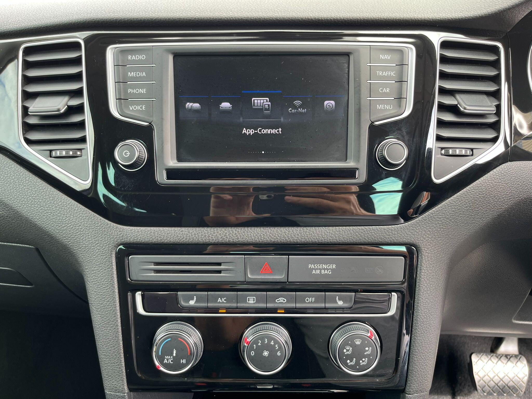 Volkswagen Golf SV view 25