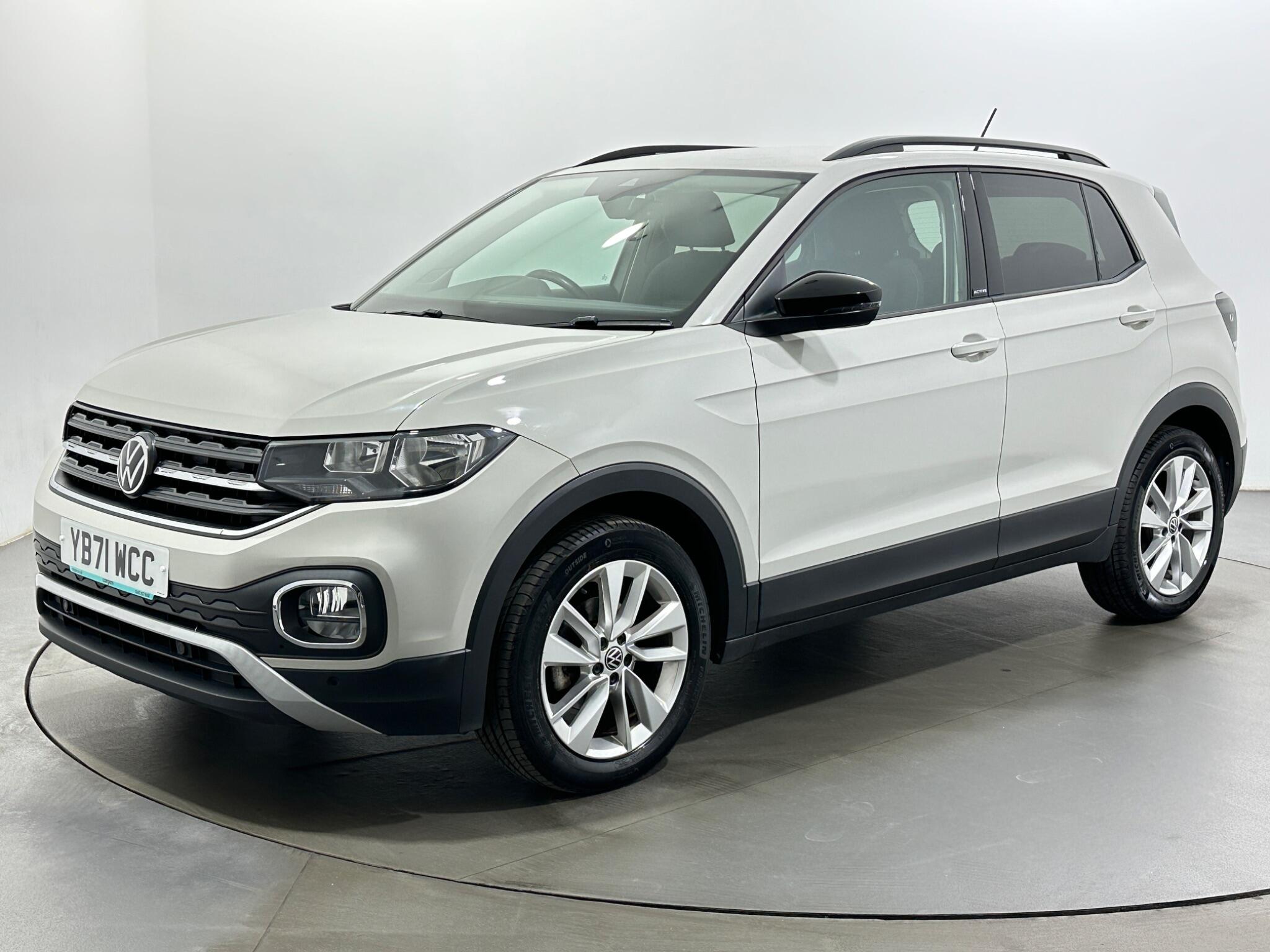 Volkswagen T-Cross view 4
