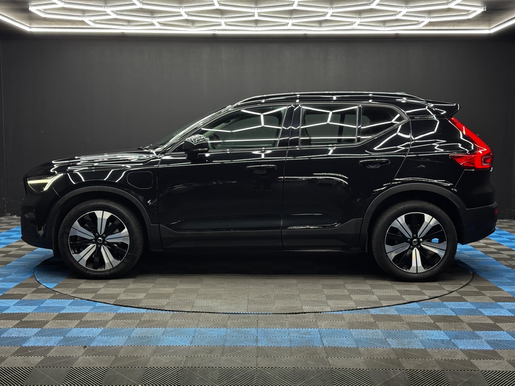 Volvo XC40 view 8