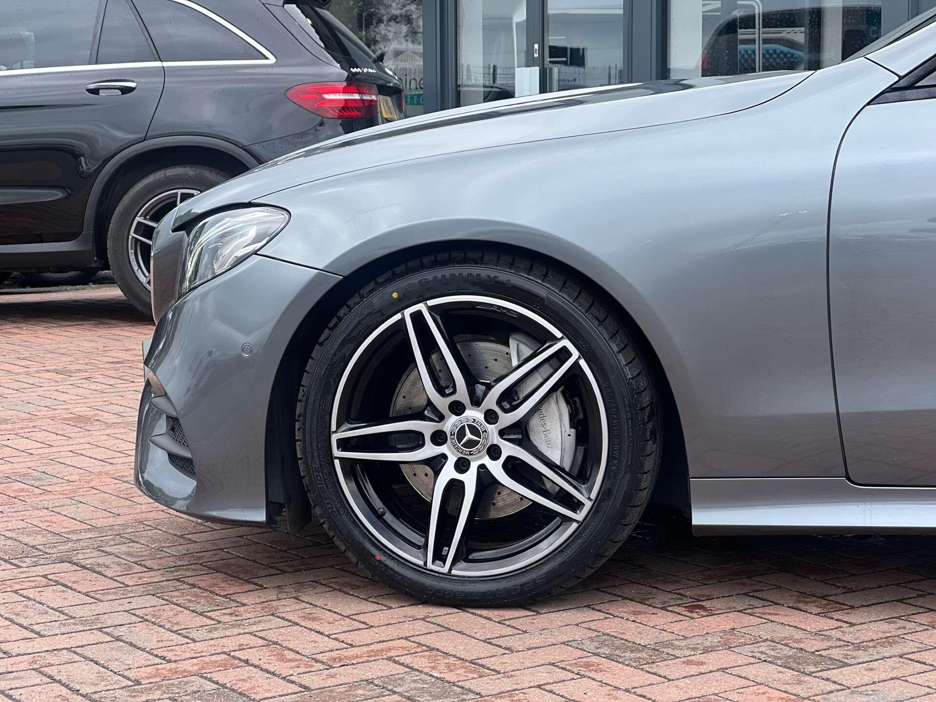 Mercedes-Benz E-Class view 14