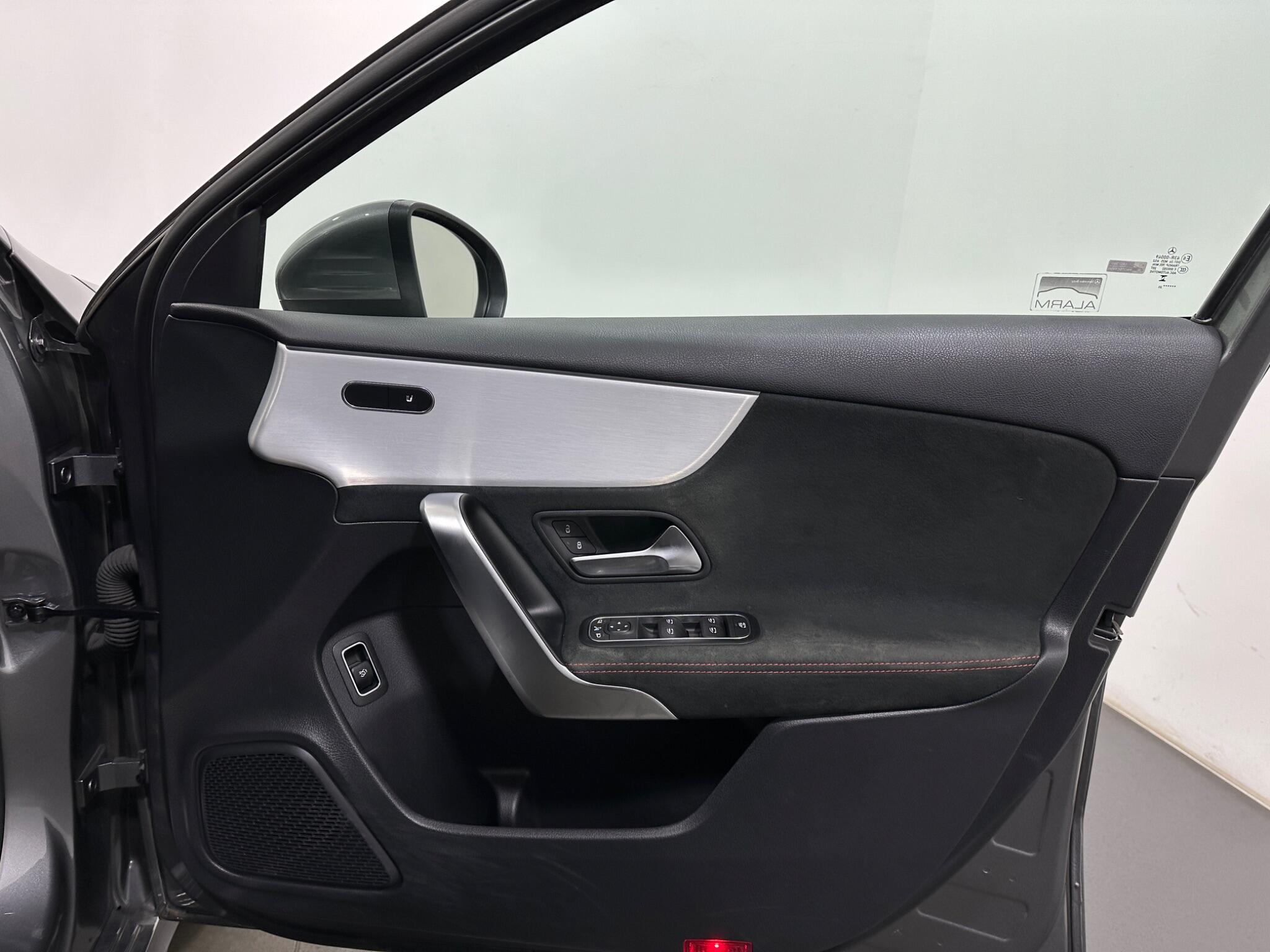 Mercedes-Benz A-Class view 34