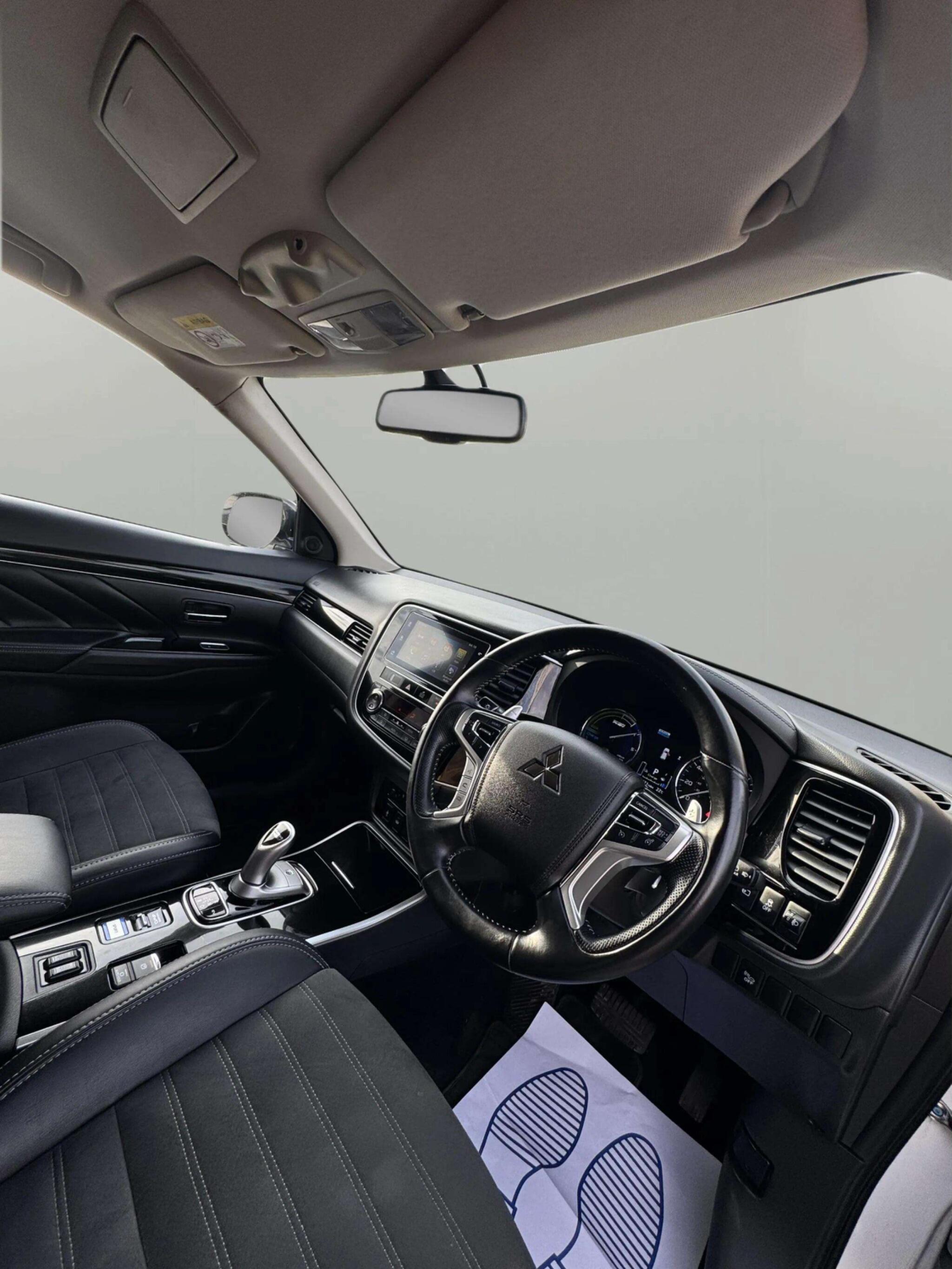 Mitsubishi Outlander view 54