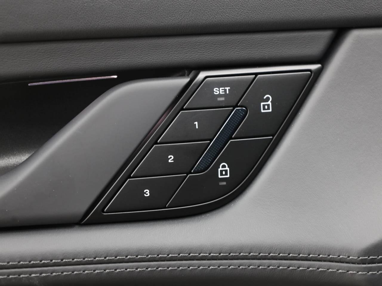 Porsche Taycan view 25