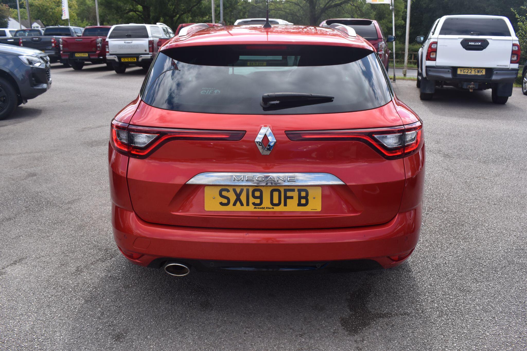 Megane - 1.3 TCe Iconic Sport Tourer Euro 6 (s/s) 5dr - Image 13