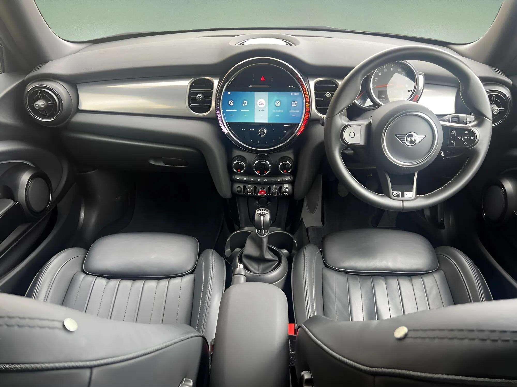 Mini Hatch view 3