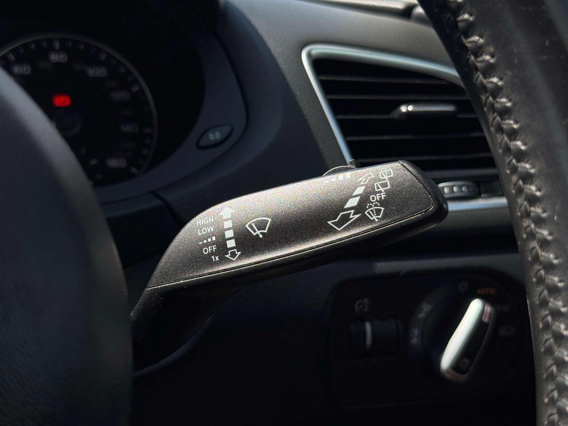 Audi Q3 view 56