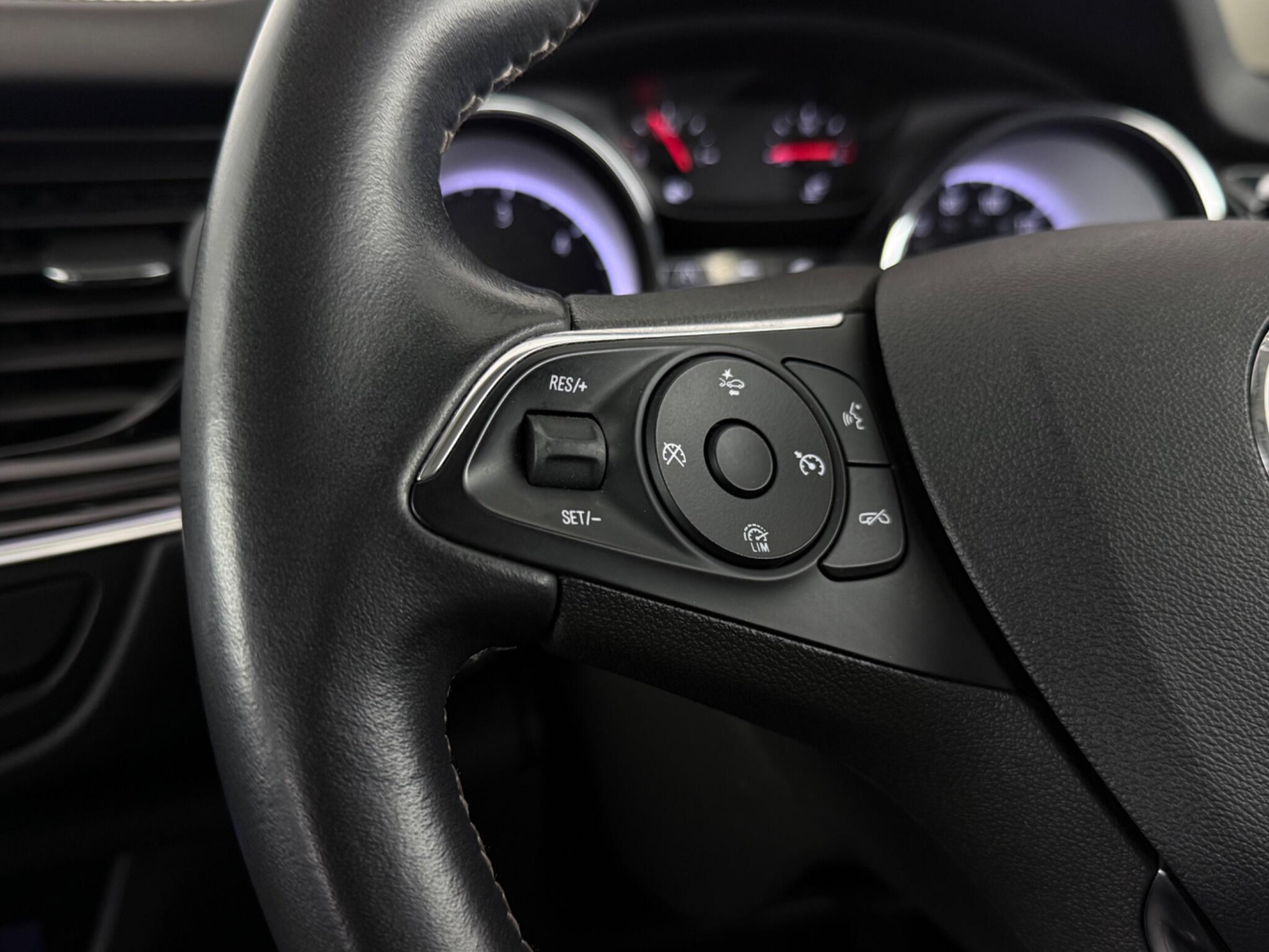 Vauxhall Insignia view 14