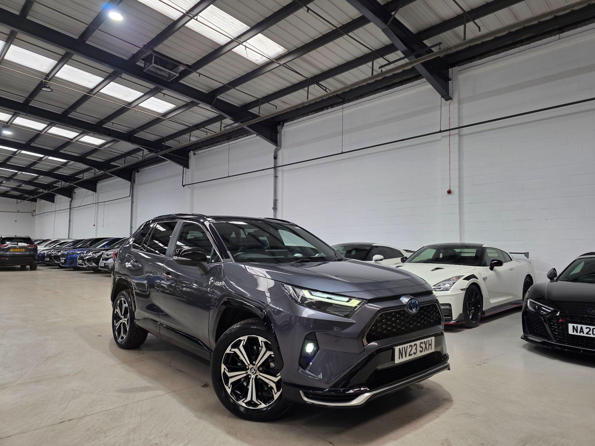 Toyota RAV4 view 3