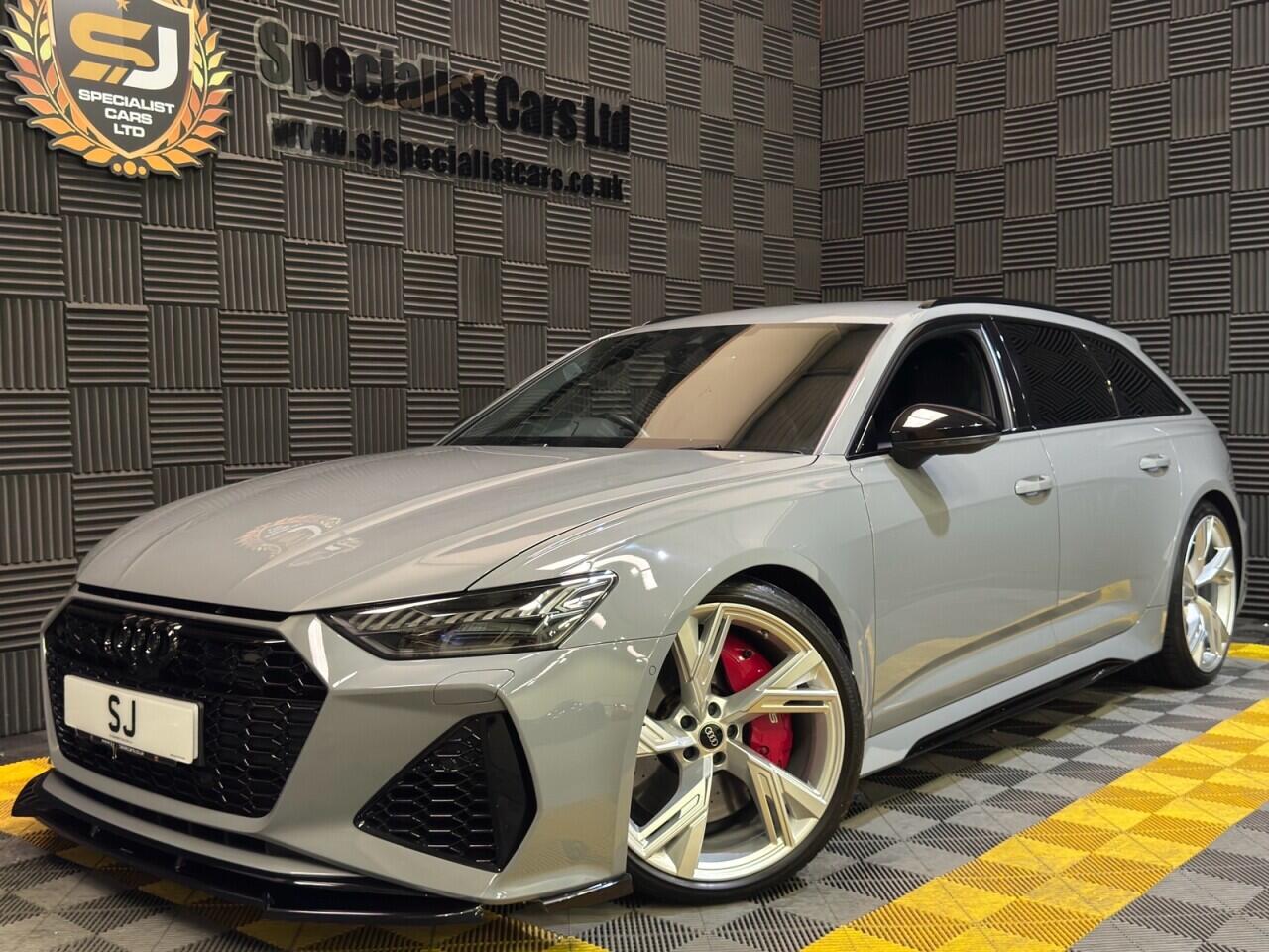 Audi RS6 Avant view 30
