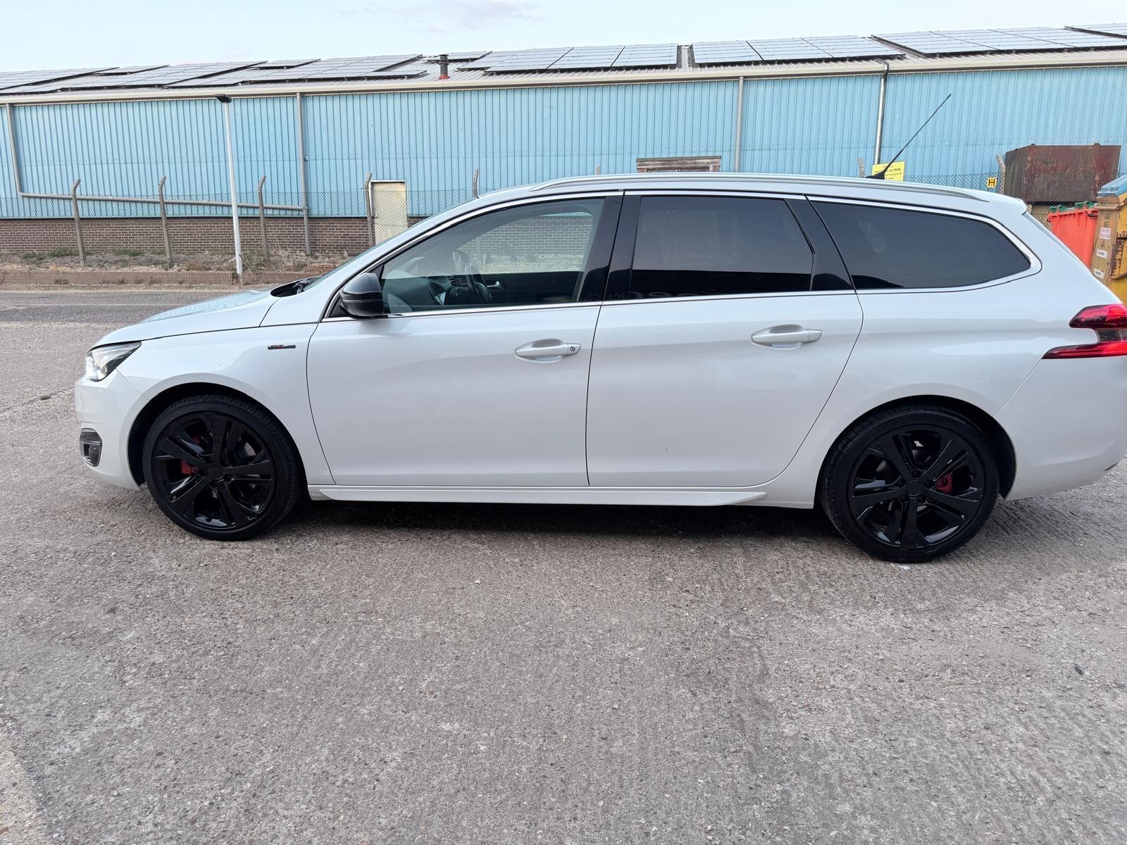 Peugeot 308 view 10