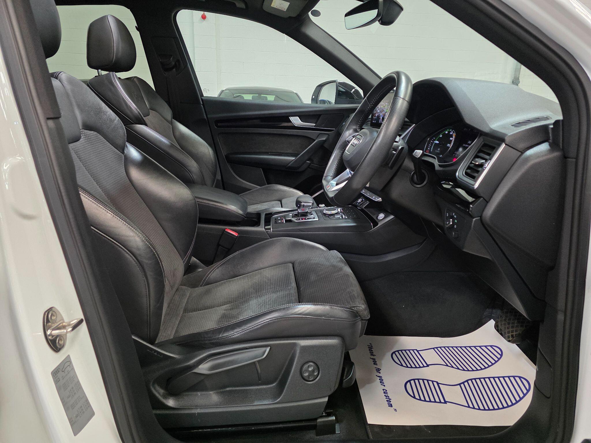 Audi Q5 view 6