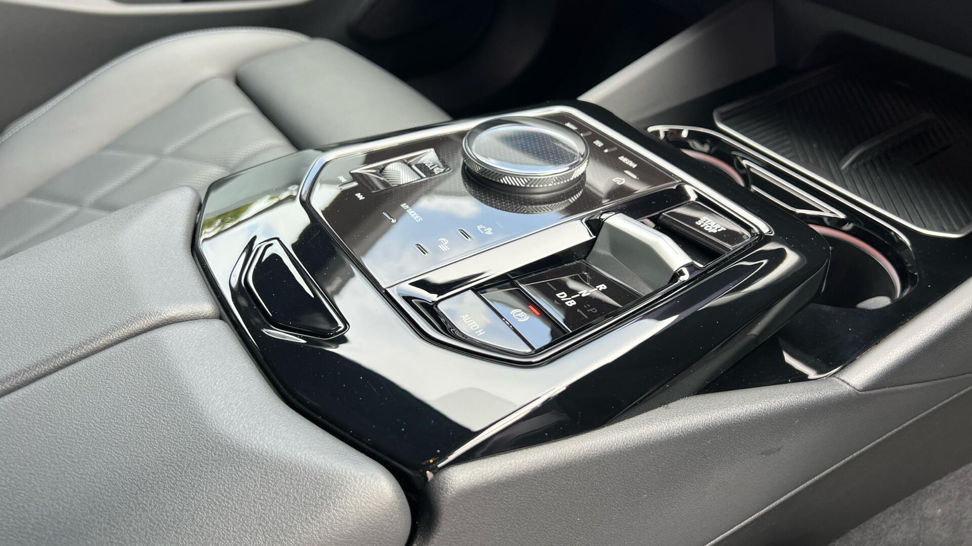 BMW I5 view 11