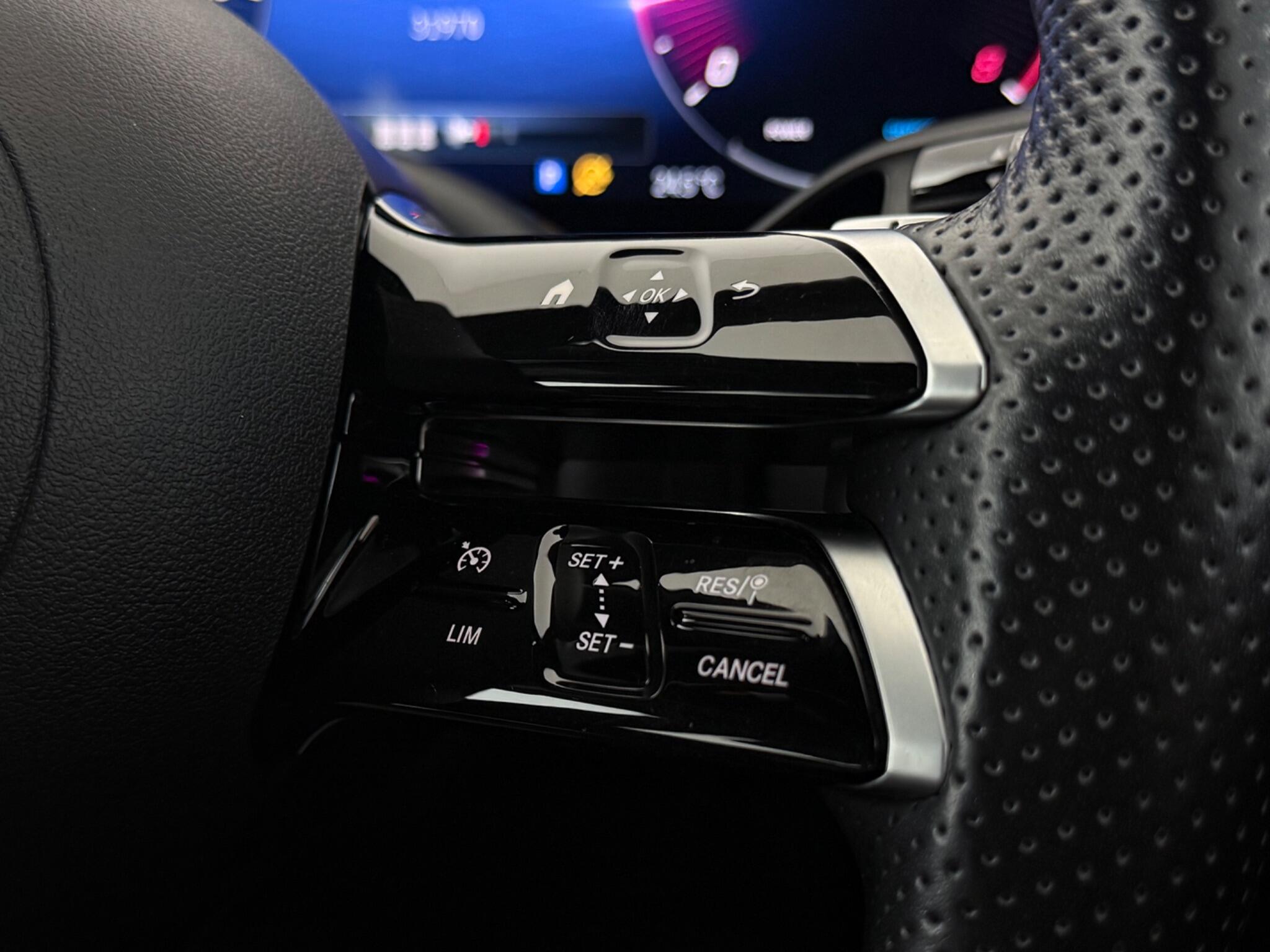 Mercedes-Benz C-Class view 16
