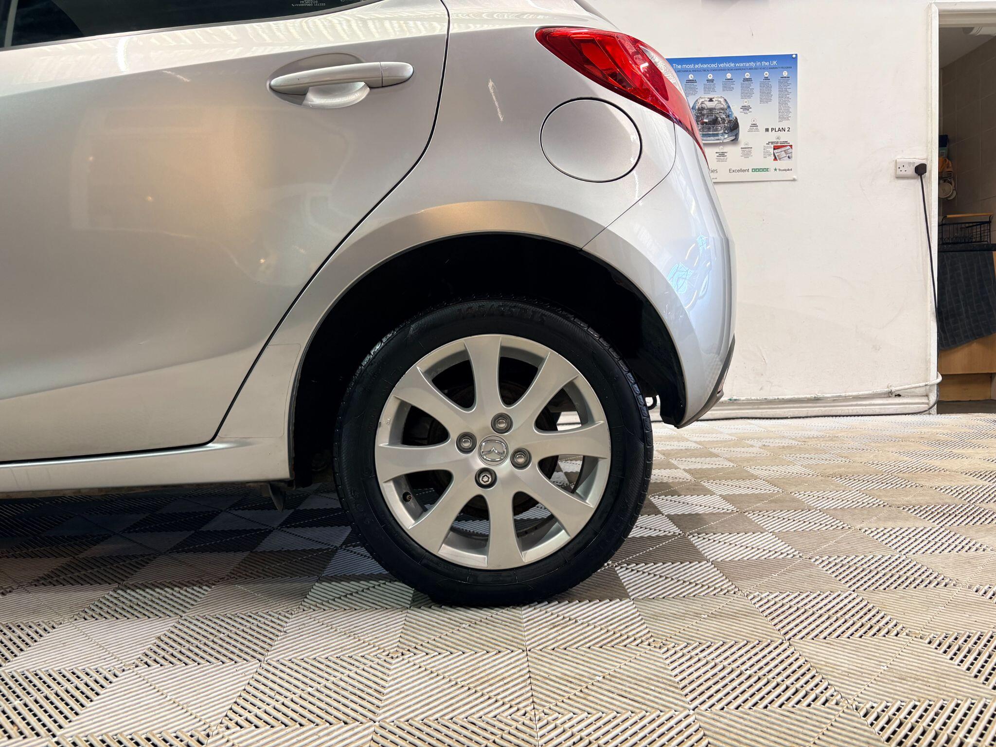 Mazda Mazda2 view 7