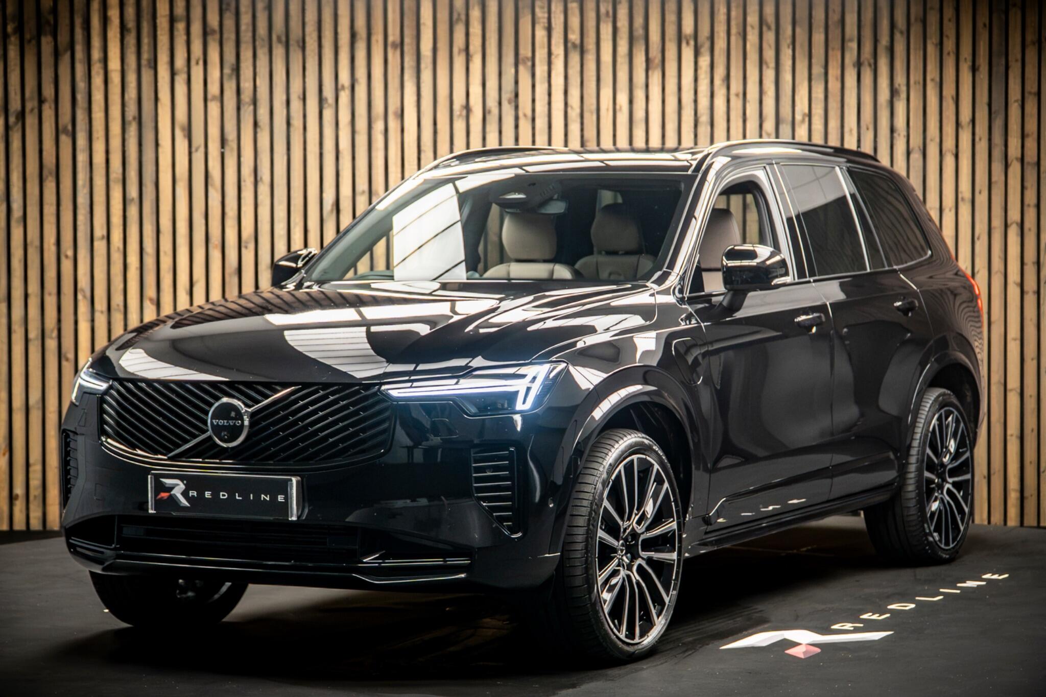 Volvo XC90 view 8