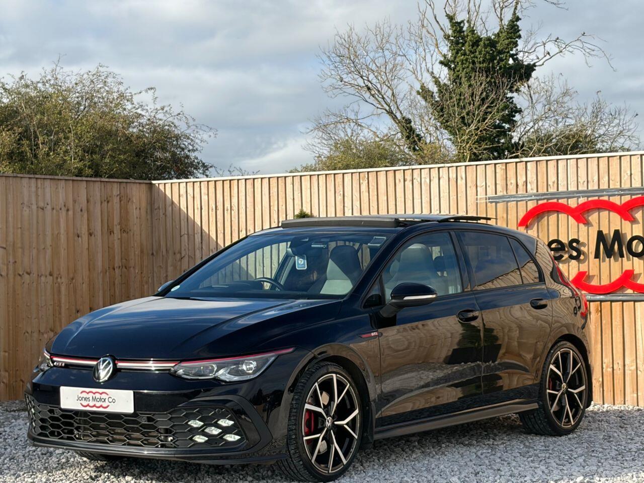 Volkswagen Golf view 3