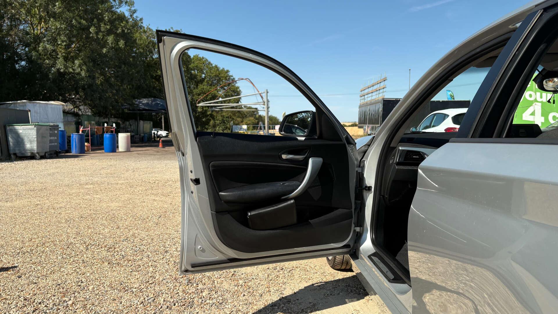 BMW 1 Series view 38