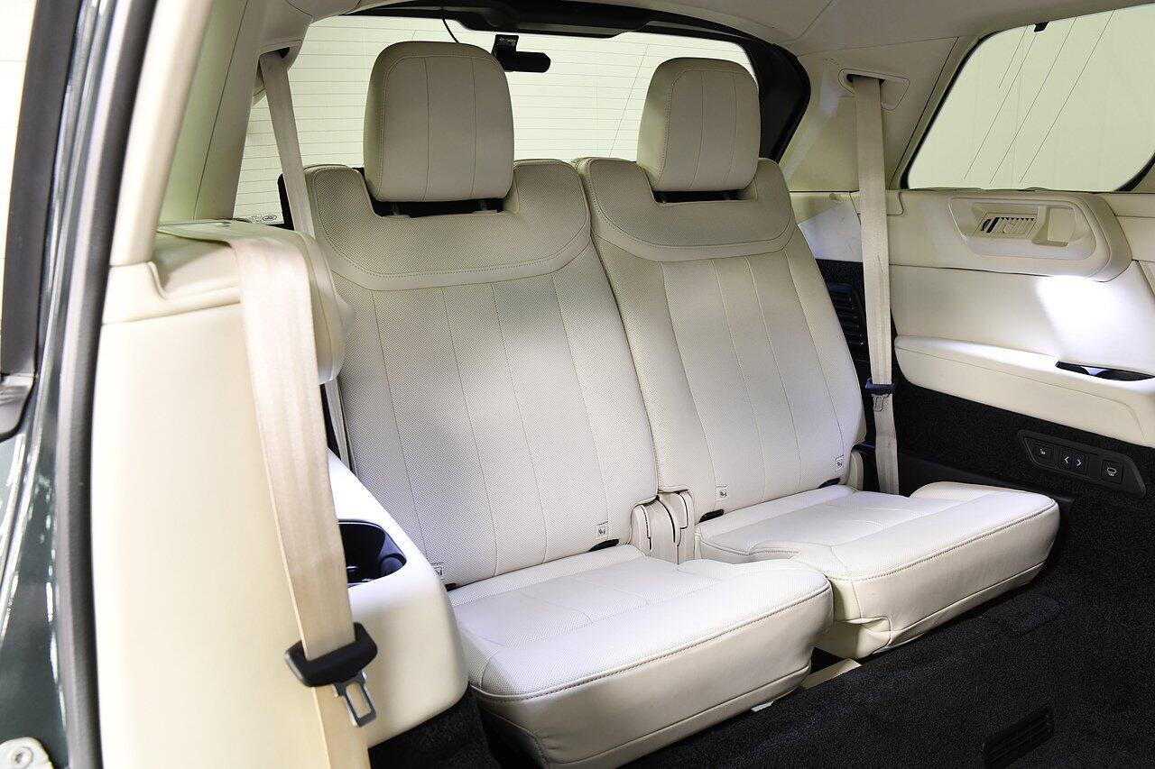 Land Rover Range Rover view 28