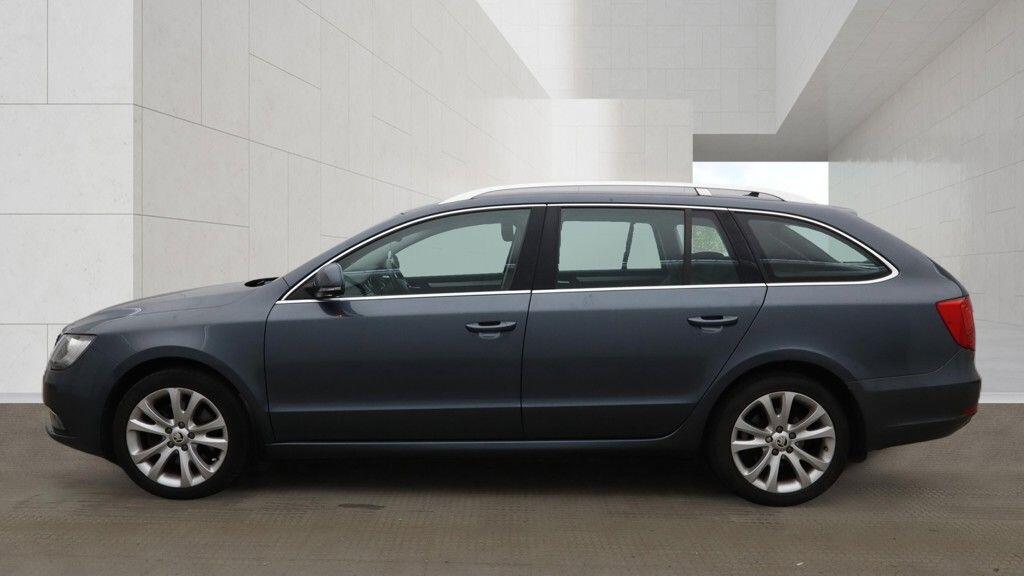 Skoda Superb view 9