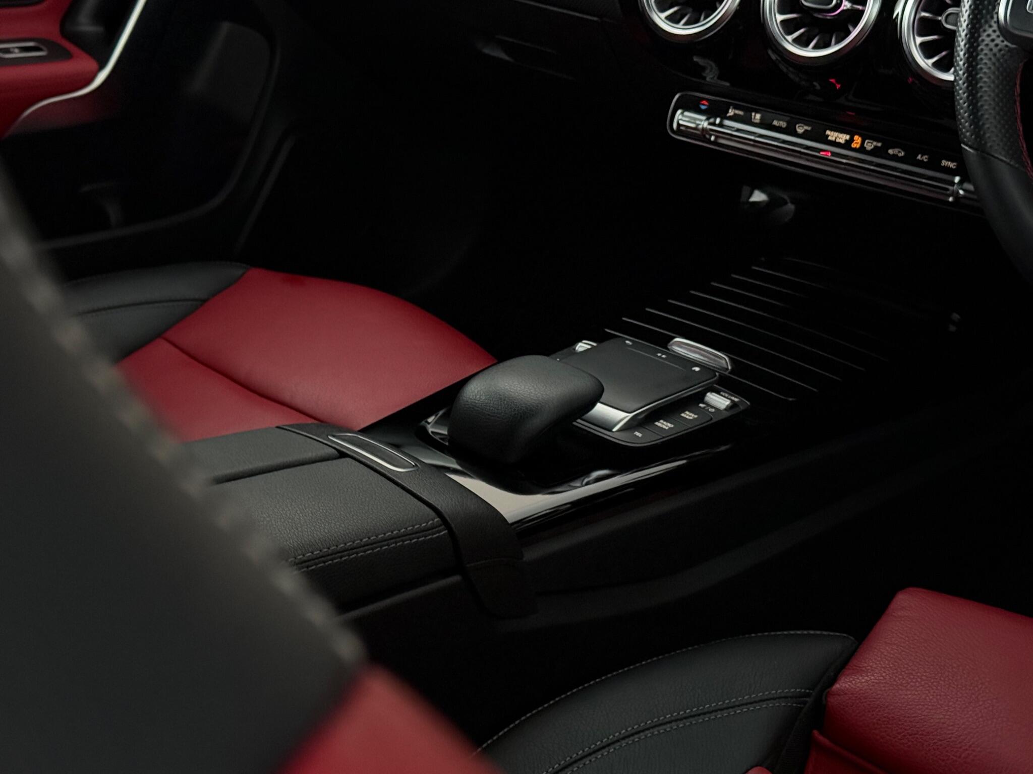 Mercedes-Benz Cla view 33