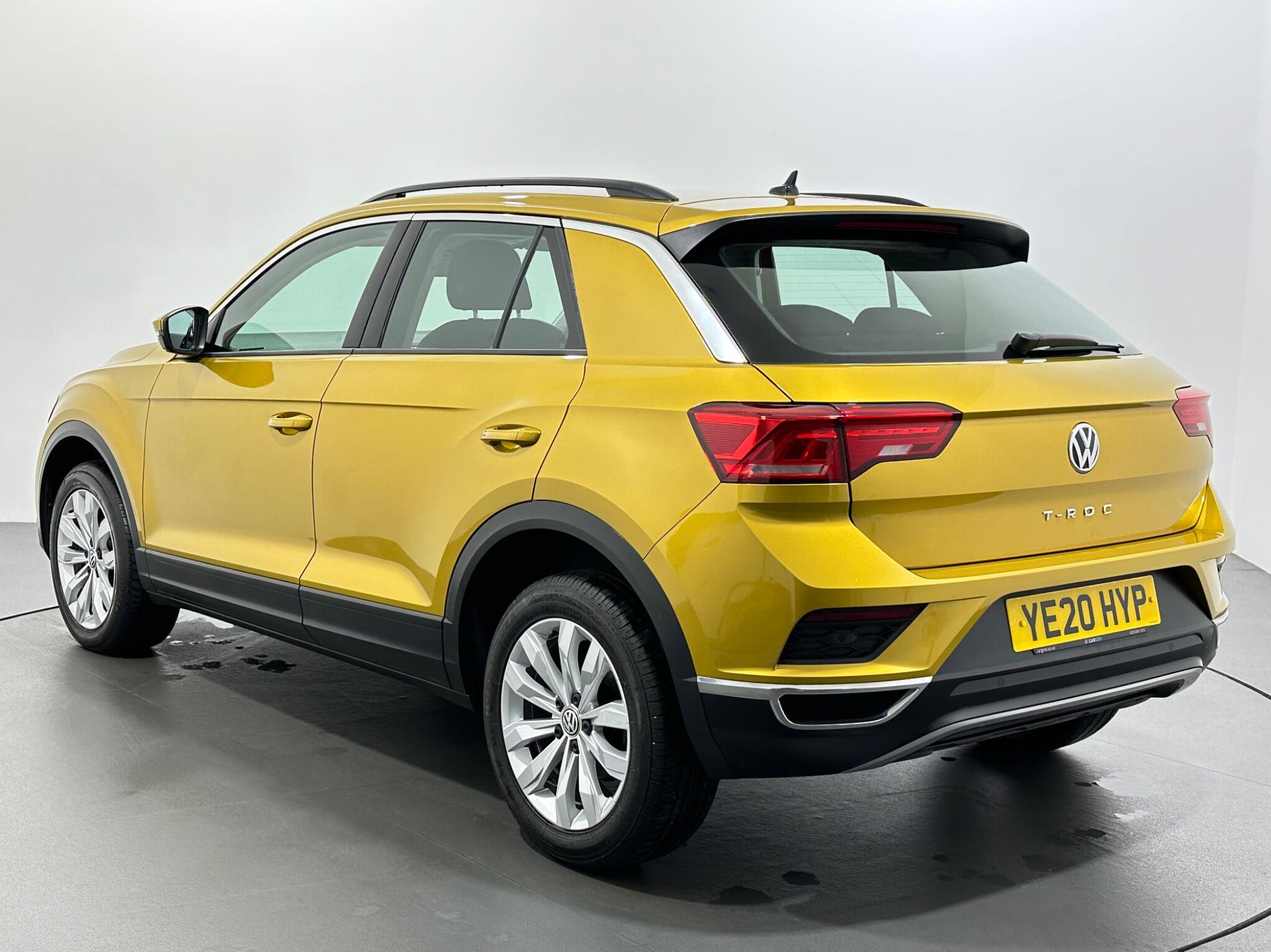 Volkswagen T-Roc view 6