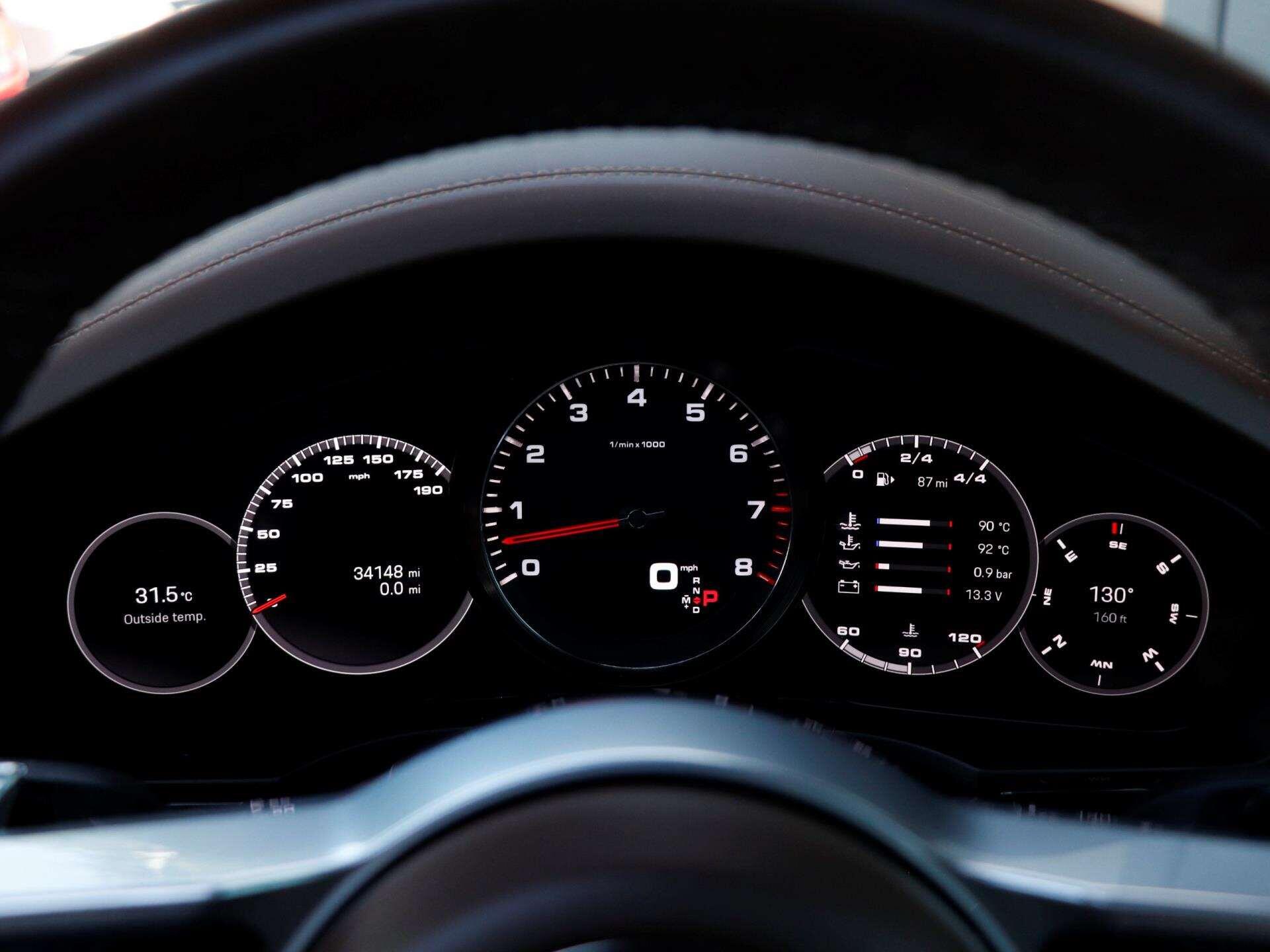 Porsche Cayenne view 13