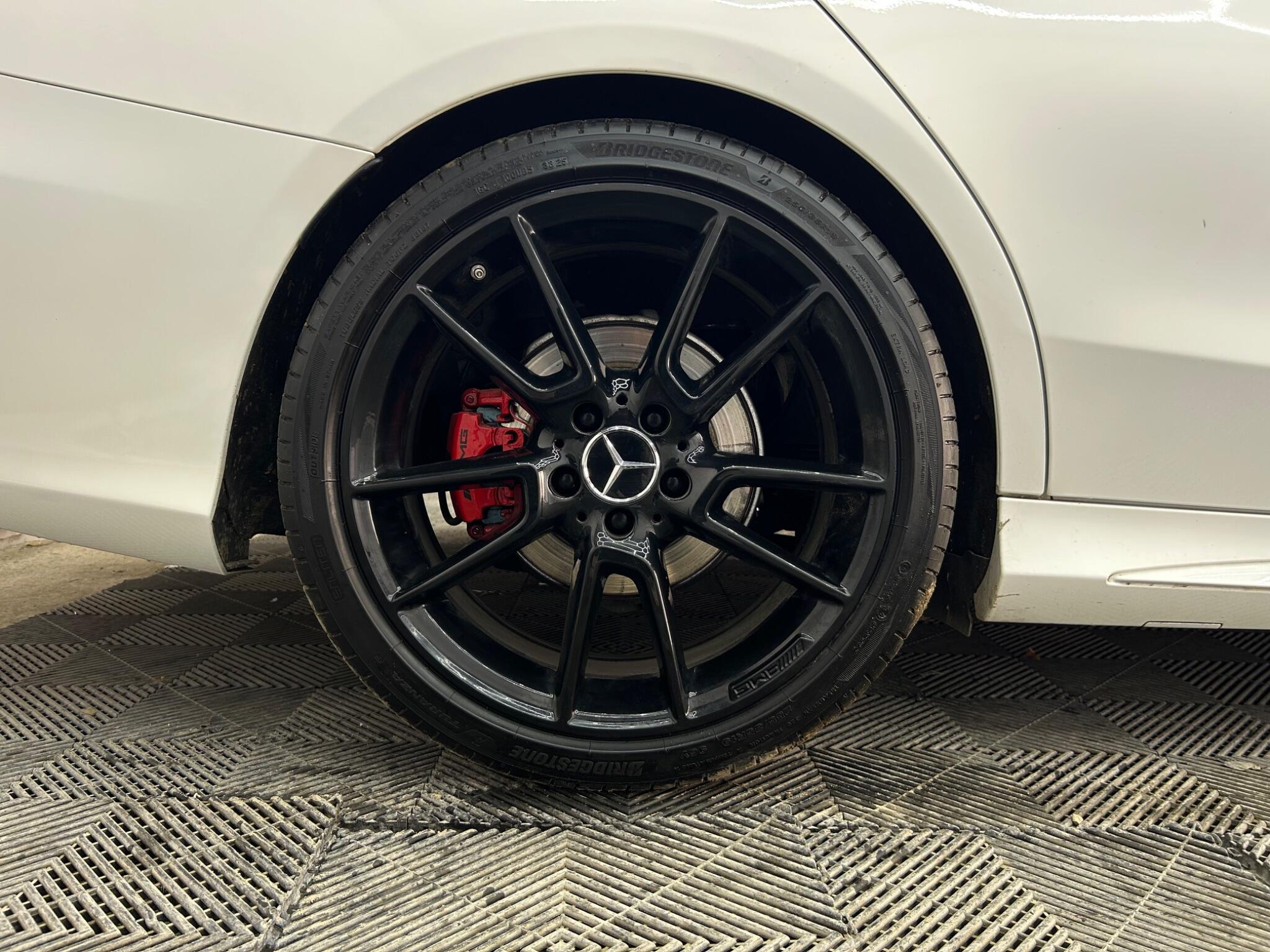 Mercedes-Benz C-Class view 36