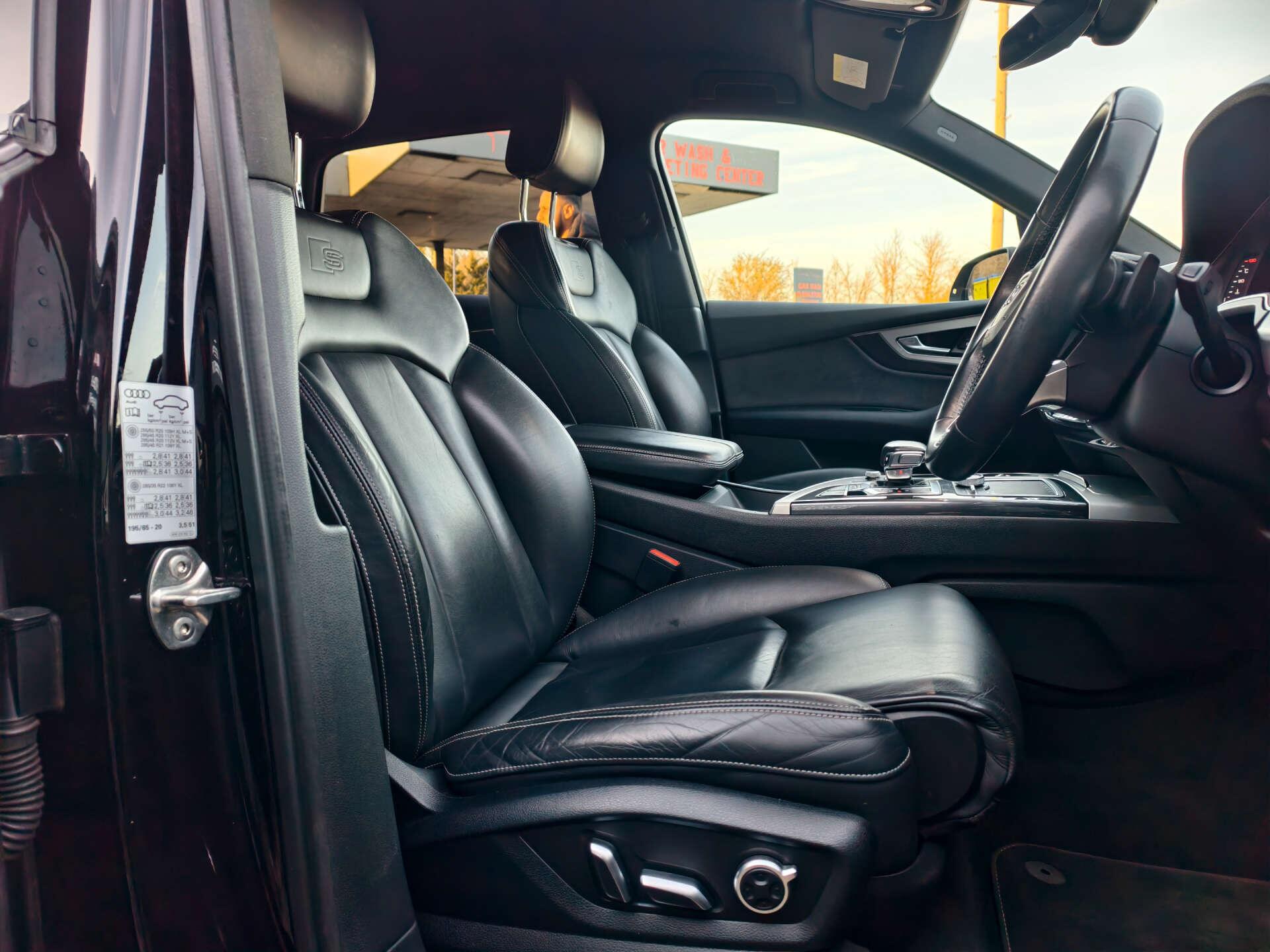 Audi SQ7 view 20