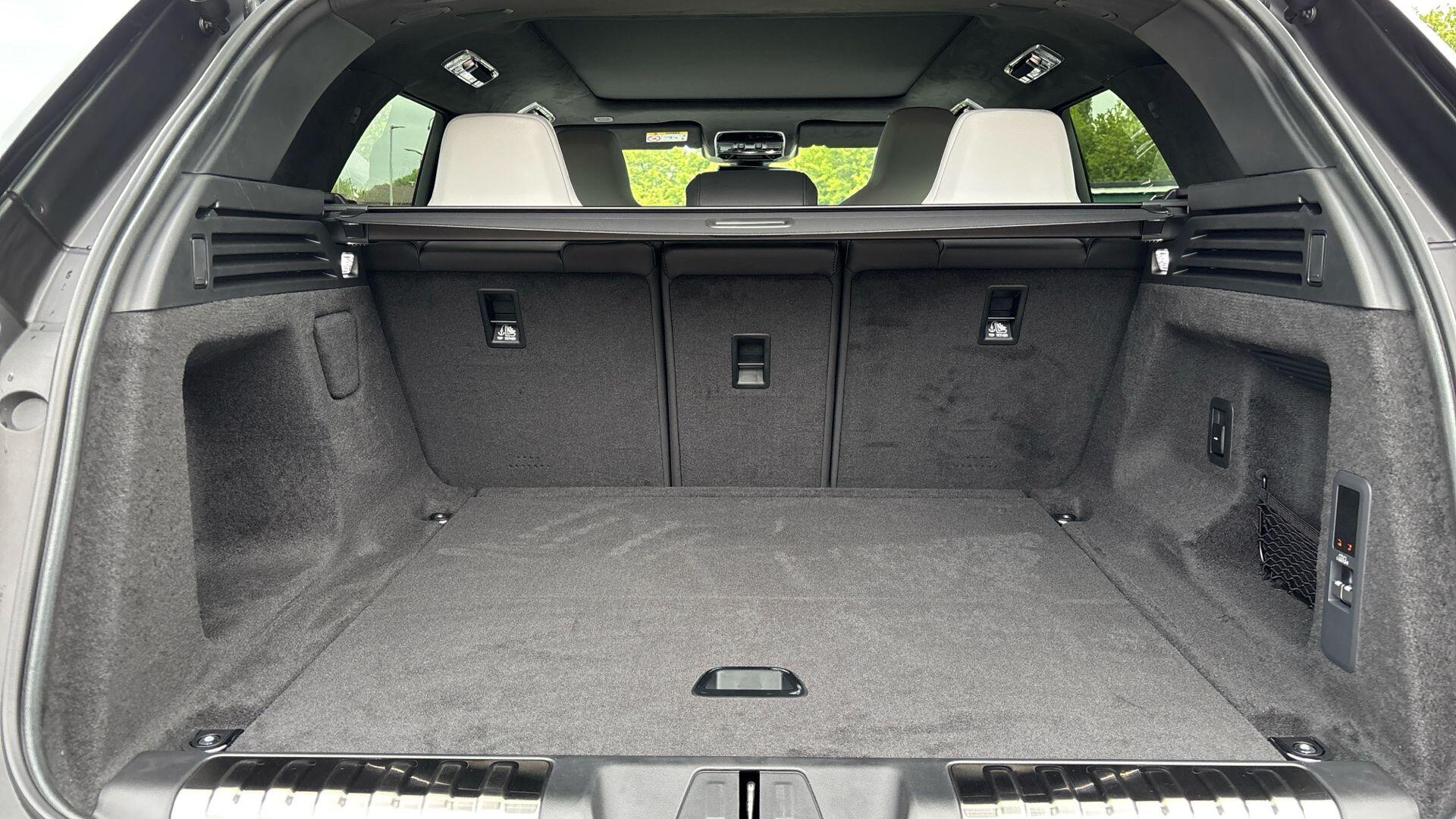 Land Rover Range Rover Sport view 43
