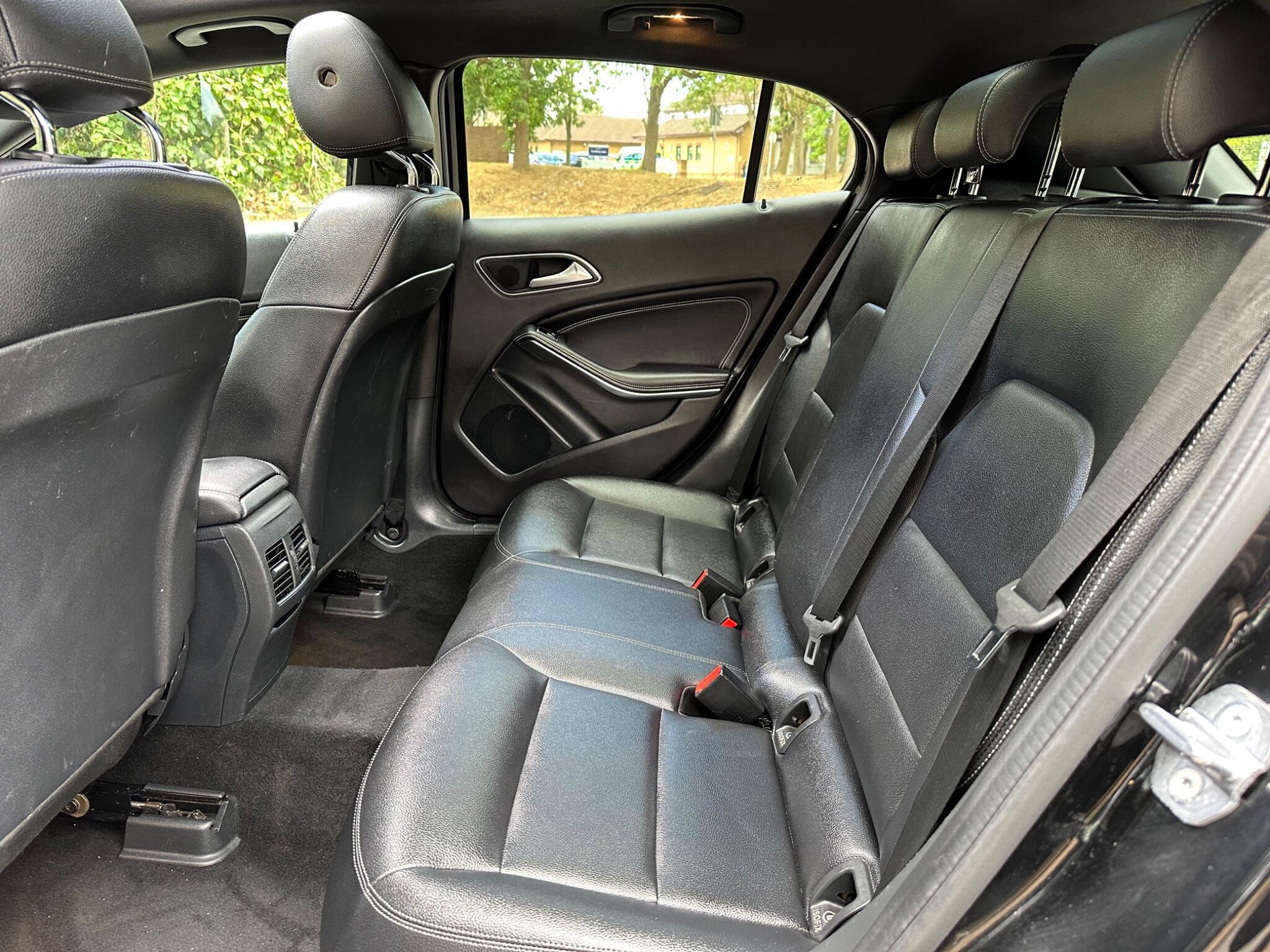 Mercedes-Benz Gla view 15