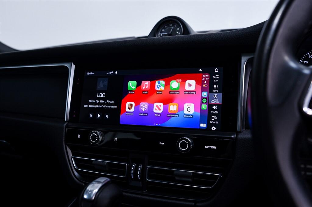 Porsche Macan view 19